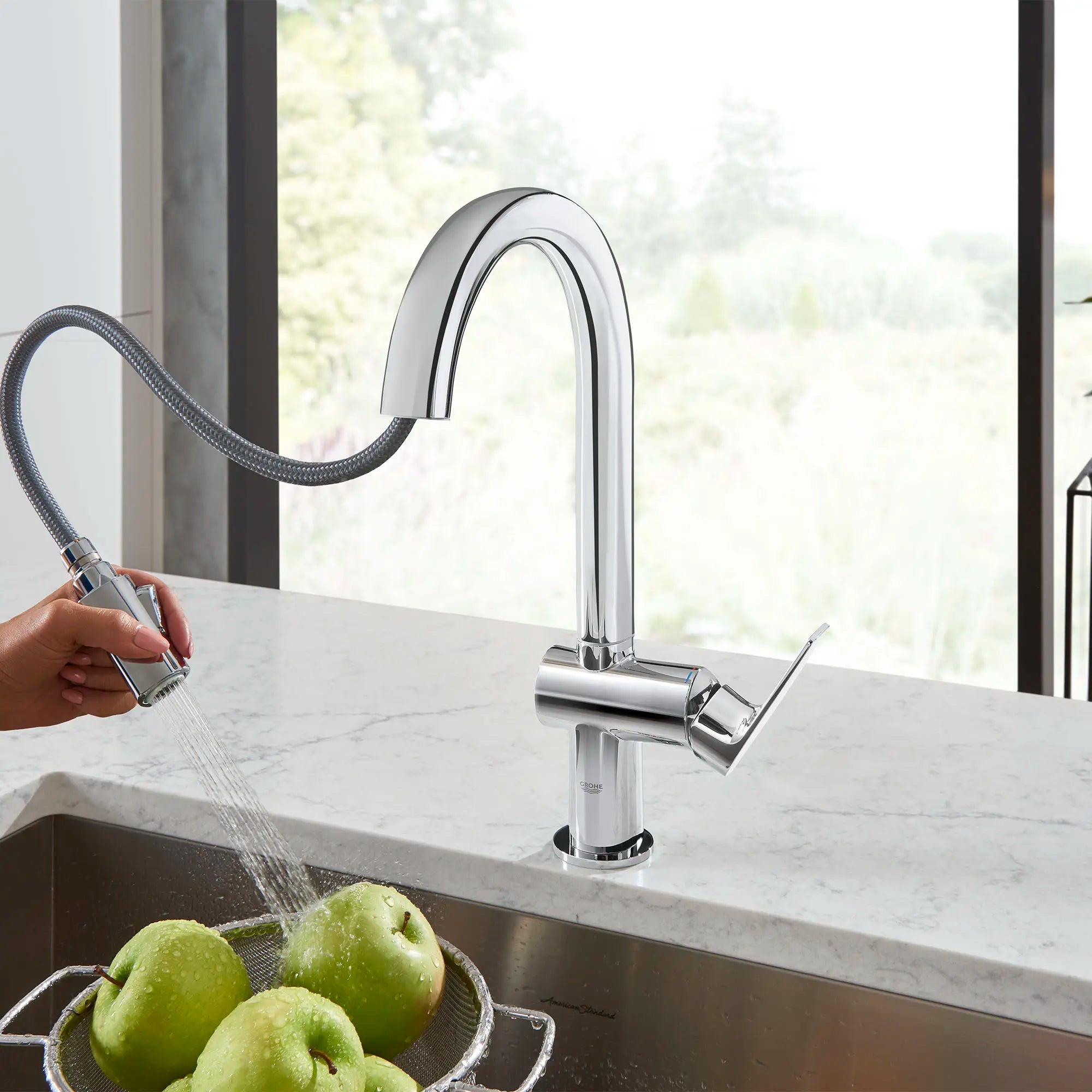 Single-Handle Pull Down Dual Spray Bar Faucet 1.75 GPM (6.6 L/min) // GROHE STARLIGHT CHROME // 100038_L-30378000_CDNwebp.webp