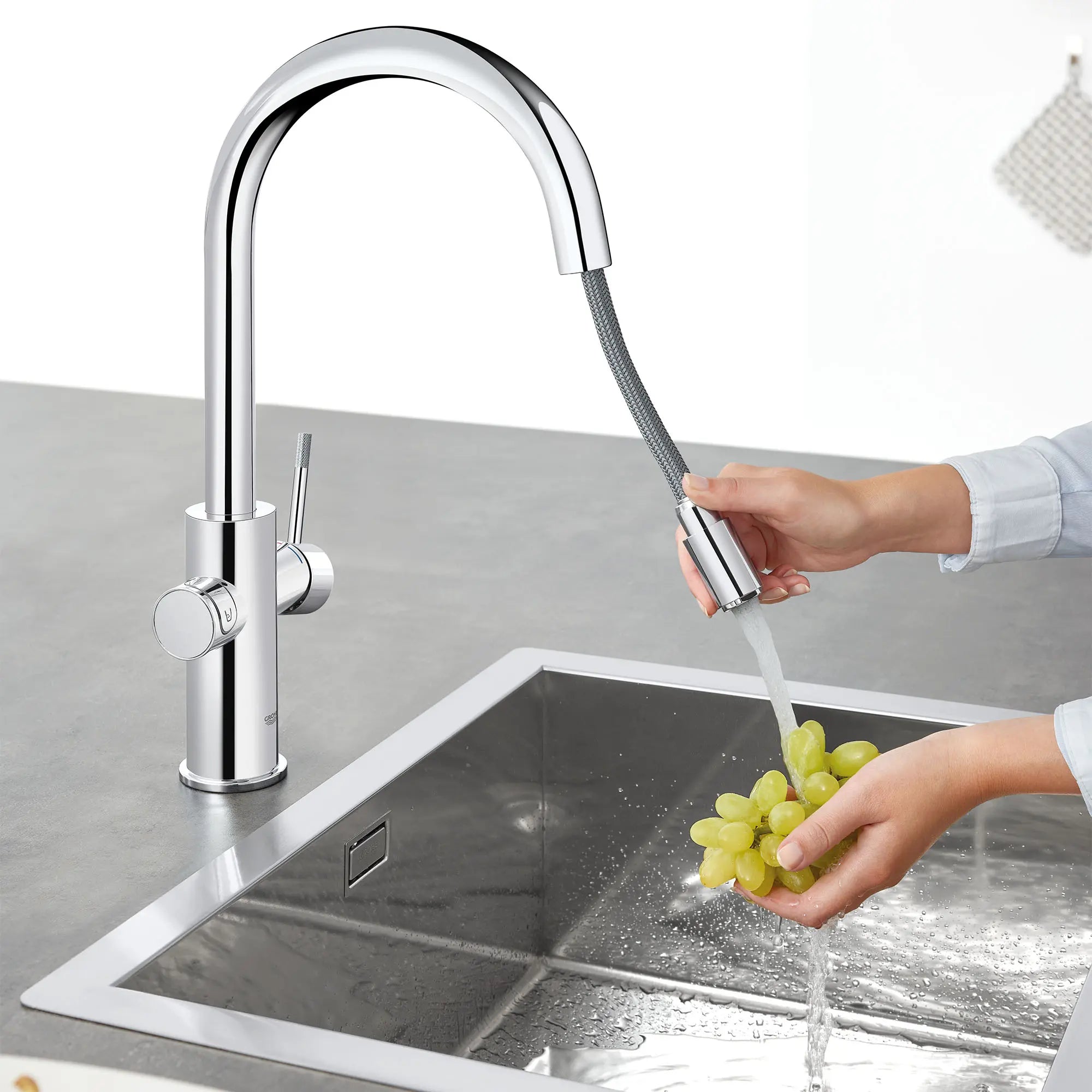 GROHE Blue Single-Handle Pull Down Kitchen Faucet Single Spray 1.75 GPM (6.6 L/min) with Chilled & Sparkling Water // GROHE STARLIGHT CHROME // 100223_L-31251002_4_CDNwebp.webp