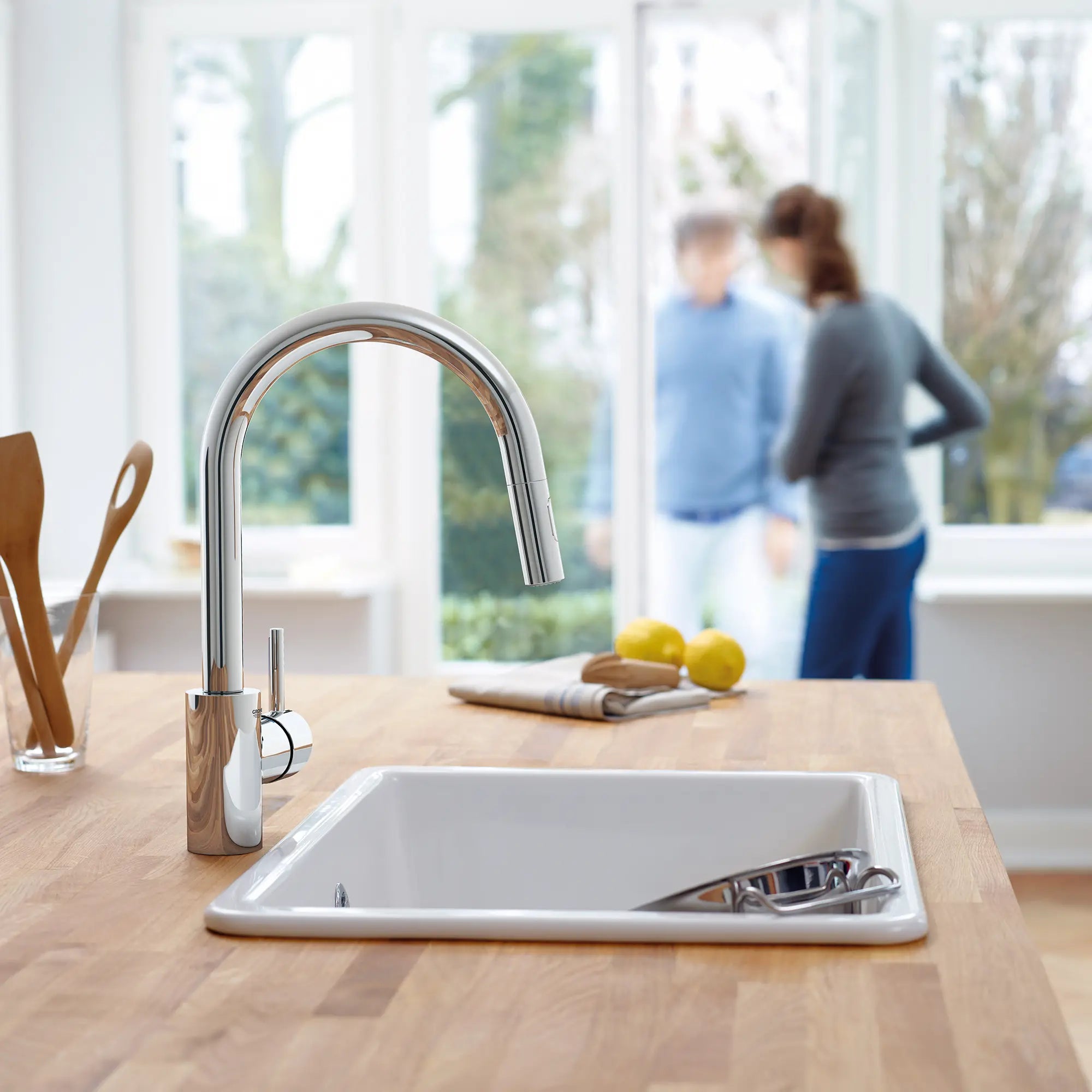 Concetto Single-Handle Pull Down Kitchen Faucet Dual Spray 1.5 GPM (5.7 L/min) // GROHE STARLIGHT CHROME // 100232_L-3134910E_CDNwebp.webp
