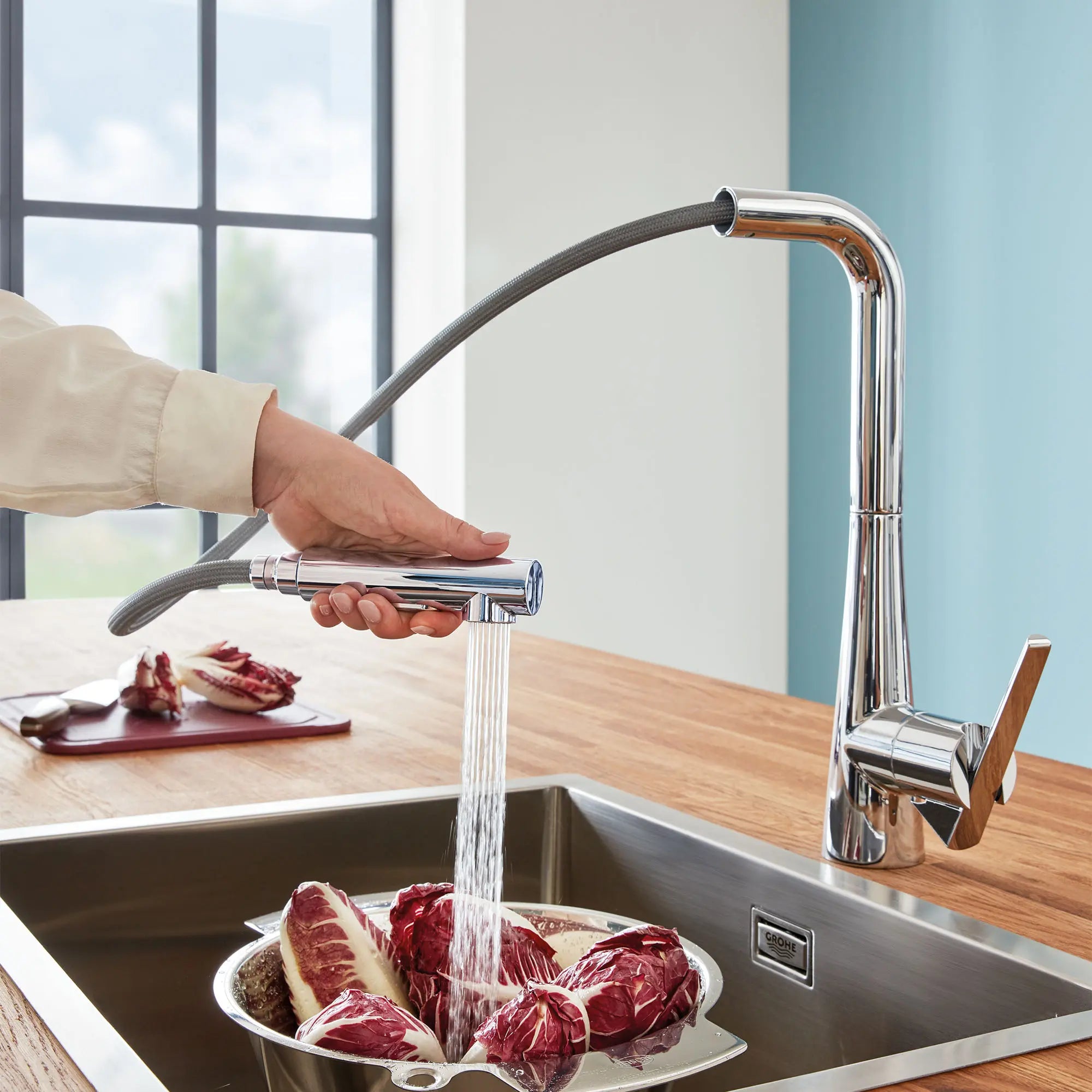 GROHE Zedra Single-Handle Pull-Out Kitchen Faucet Dual Spray 1.75 GPM (6.6 L/min) // GROHE STARLIGHT CHROME // 100722_L-33893002_1_CDNwebp.webp