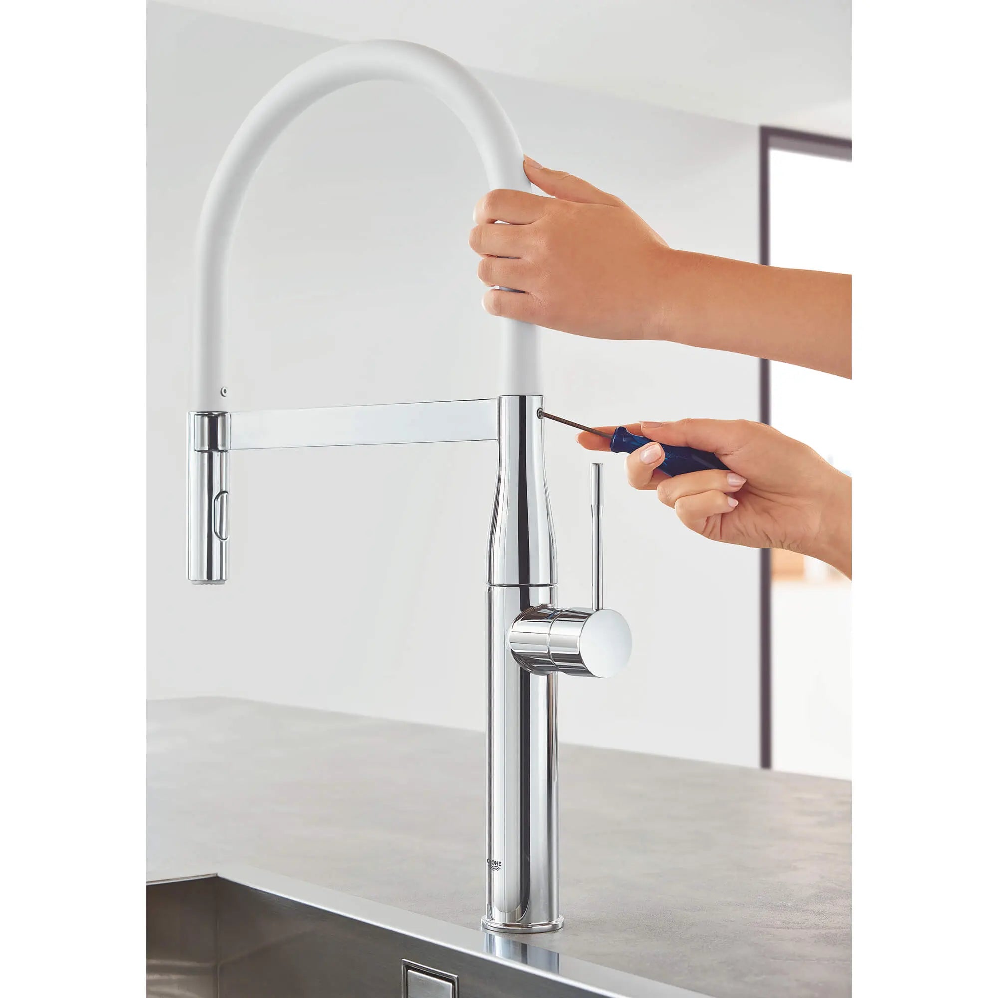 Kitchen Hose Spout // MATTE SHEER MARBLE // 1522_30321mw0-grohflexx-kitchen-hose-spout-enviro-3_0_CDNwebp.webp