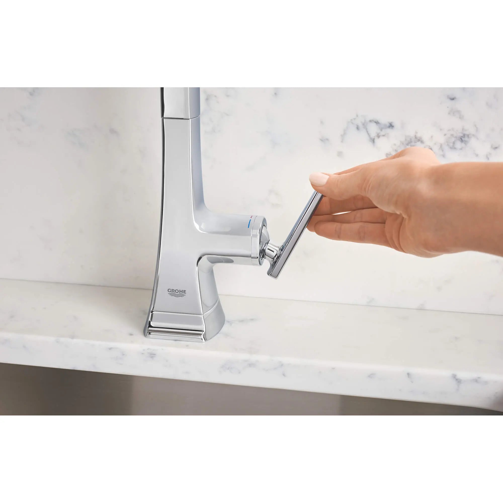 Single-Handle Pull Down Kitchen Faucet Dual Spray 1.75 GPM // GROHE STARLIGHT CHROME // 1537_30365000-single-handle-pull-down-kitchen-faucet-enviro-7_0_CDNwebp.webp