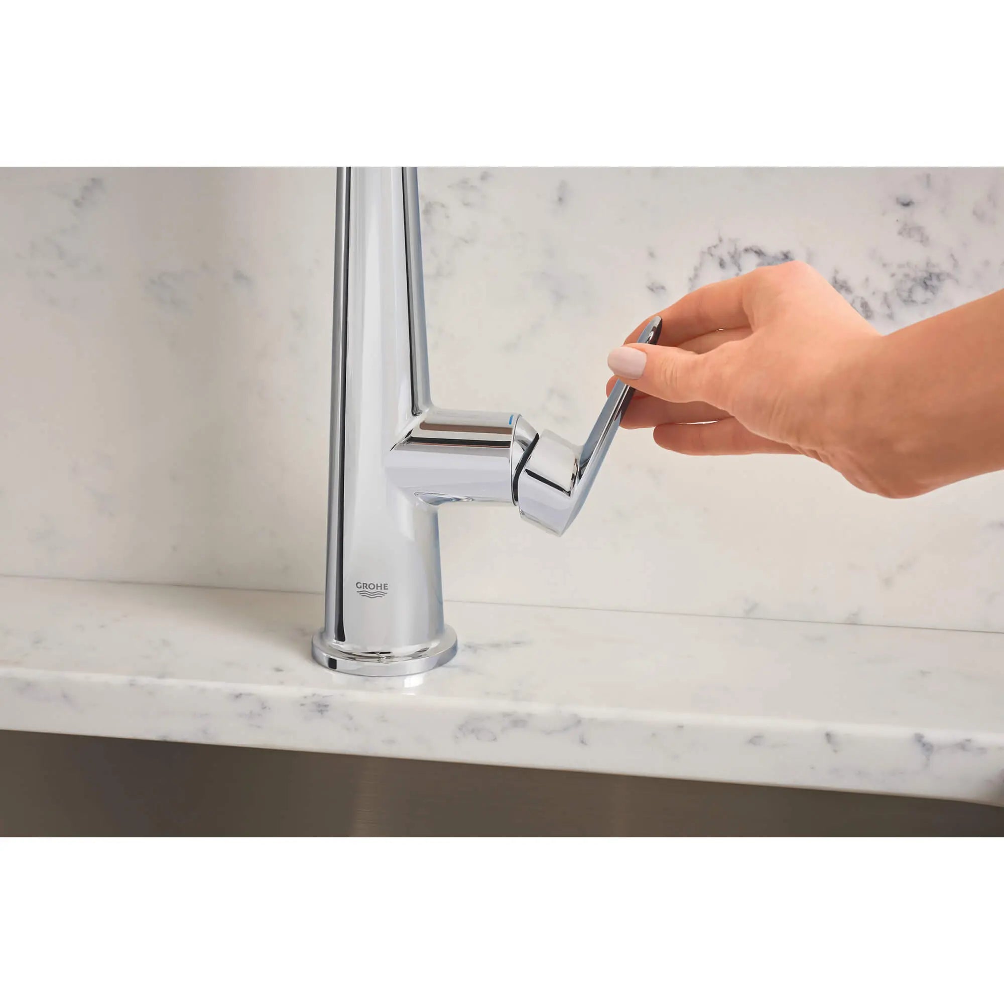 Veletto Single-handle Pull-down Kitchen Faucet // GROHE STARLIGHT CHROME // 1555_30366000-single-handle-pull-down-kitchen-faucet-enviro-7_0_CDNwebp.webp