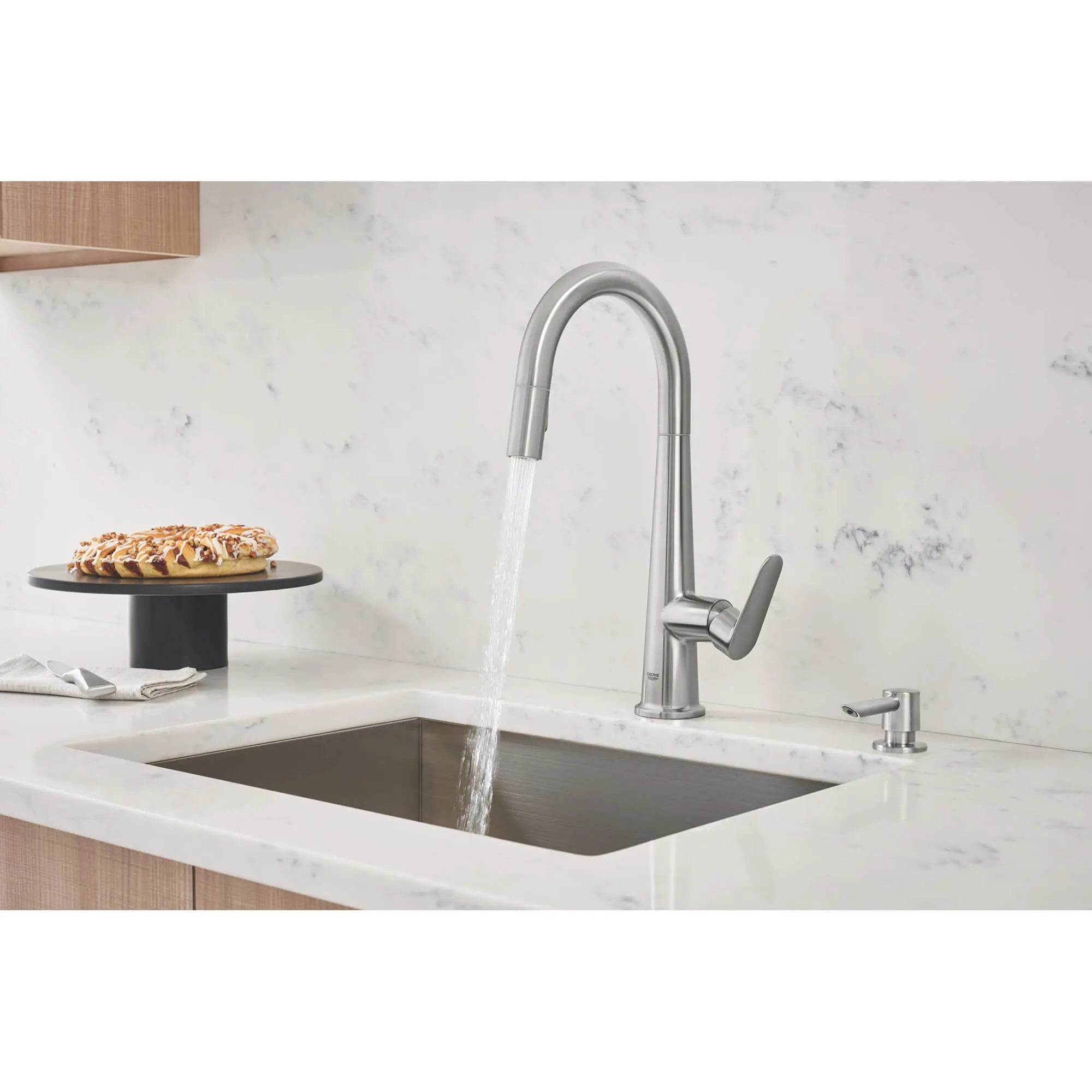 Veletto Single-handle Pull-down Kitchen Faucet // SUPERSTEEL INFINITYFINISH // 1559_30366dc0-single-handle-pull-down-kitchen-faucet-enviro-4_0_CDNwebp.webp