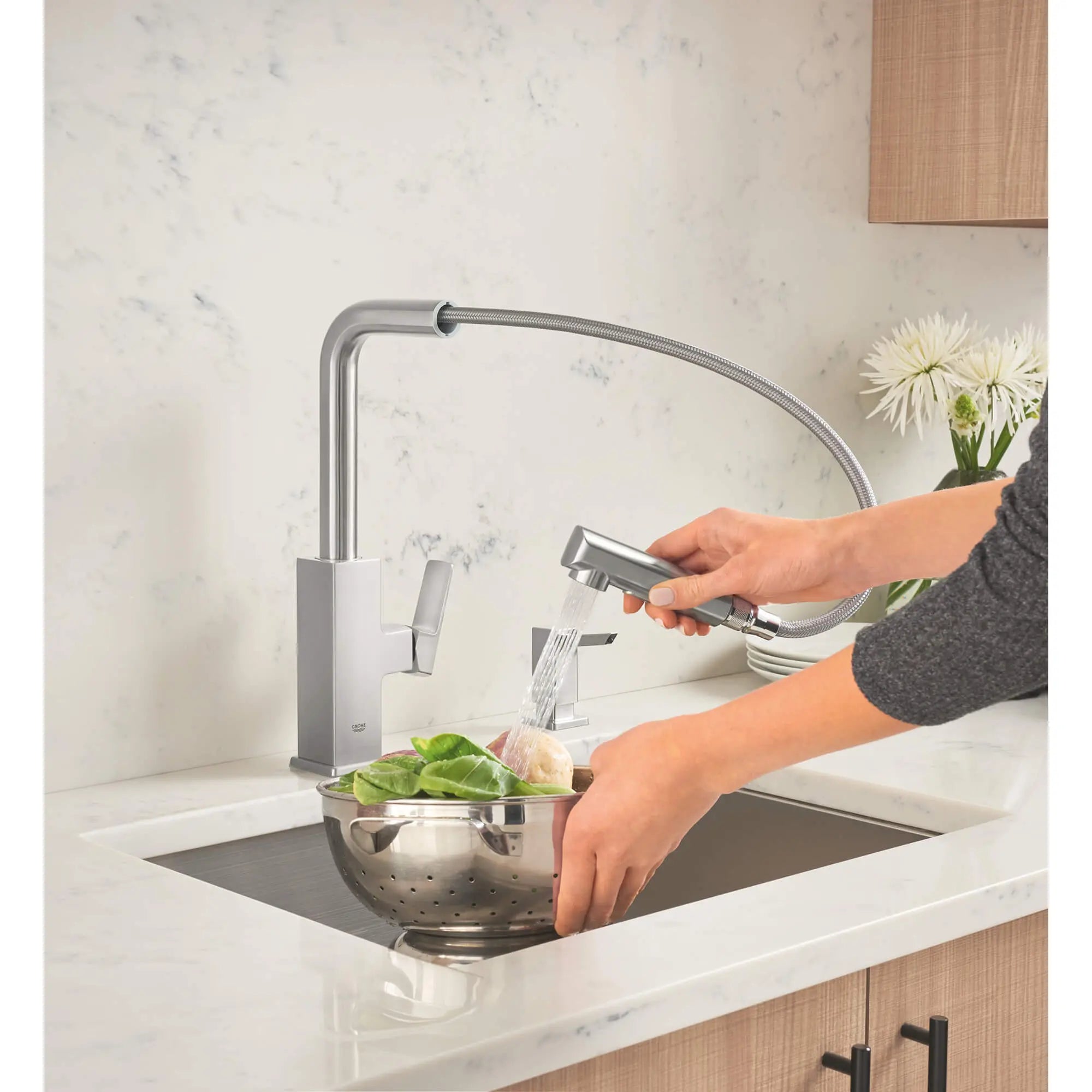 Tallinn Pull-Out Faucet // SUPERSTEEL INFINITYFINISH // 1578_30367dc0-single-handle-pull-out-kitchen-faucet-enviro-6_0_CDNwebp.webp