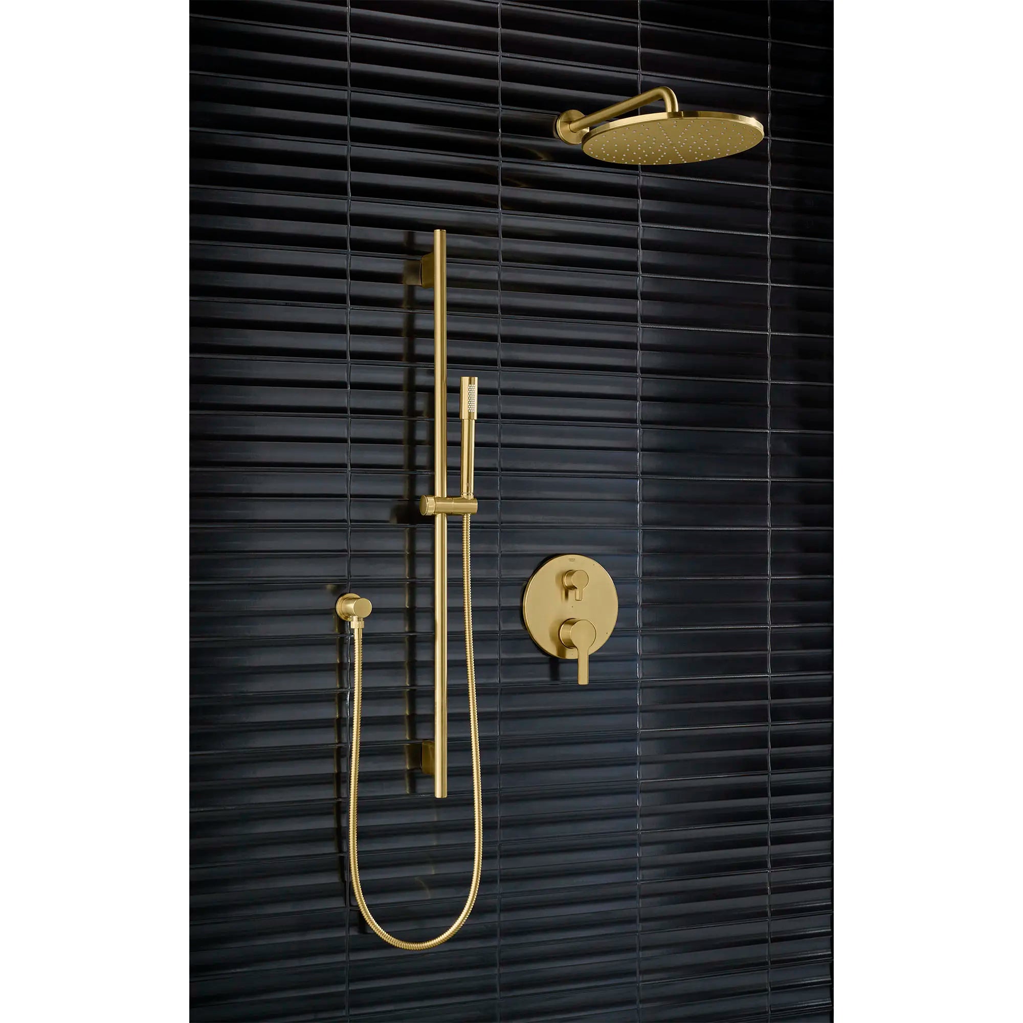 310 Mono Shower Head, 12" - 1 Spray, 1.75 GPM (6.6 L/min) // BRUSHED COOL SUNRISE // 161729_Lineare_EnvironmentCloseUp_26569GN0_35117GN0_0001_May2023_0_CDNwebp.webp