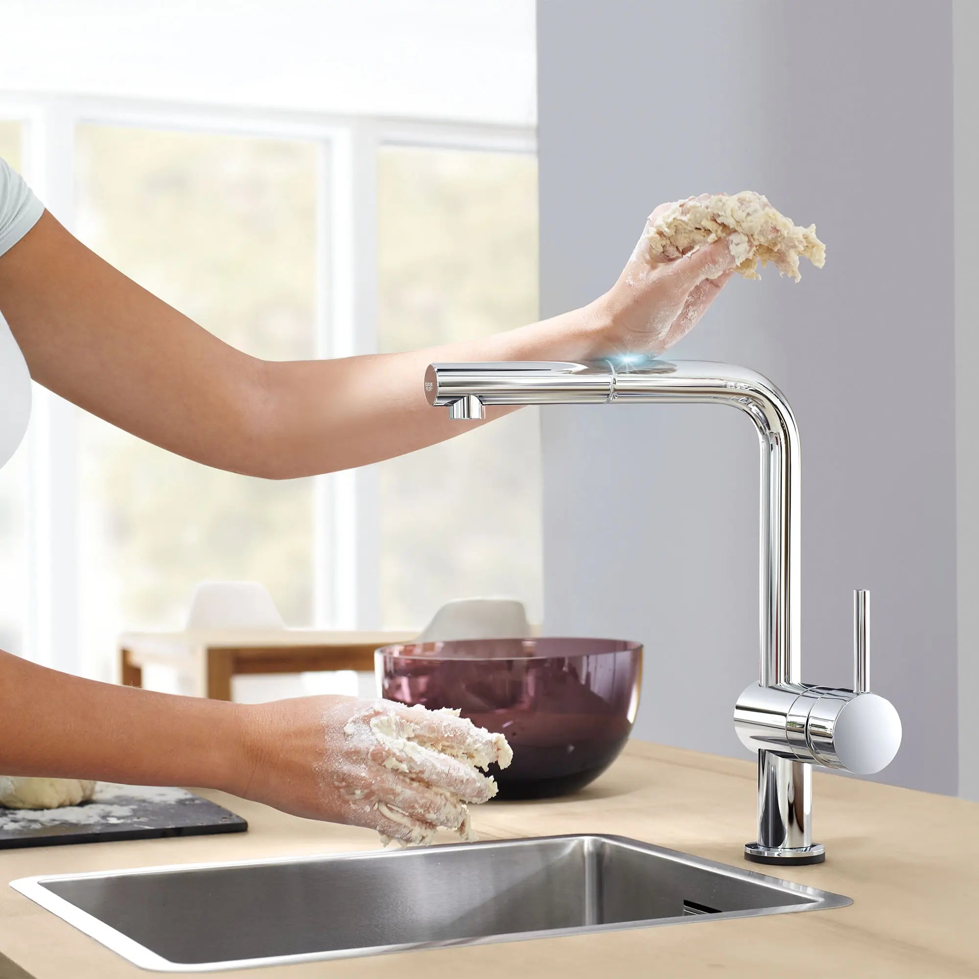 Minta Single-Handle Pull-Out Kitchen Faucet Single Spray 1.75 GPM (6.6 L/min) with Touch Technology // GROHE STARLIGHT CHROME // 163667_L-30218001_10_0_CDNwebp.webp