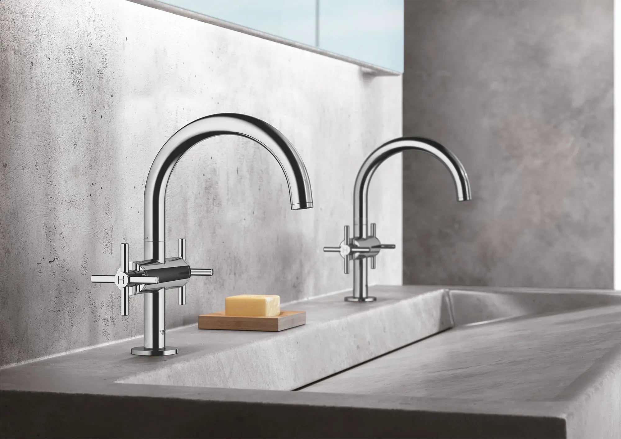 Single Hole Two-Handle M-Size Bathroom Faucet 1.2 GPM // GROHE STARLIGHT CHROME // 164008_B-21031003_1_0_CDNwebp.webp