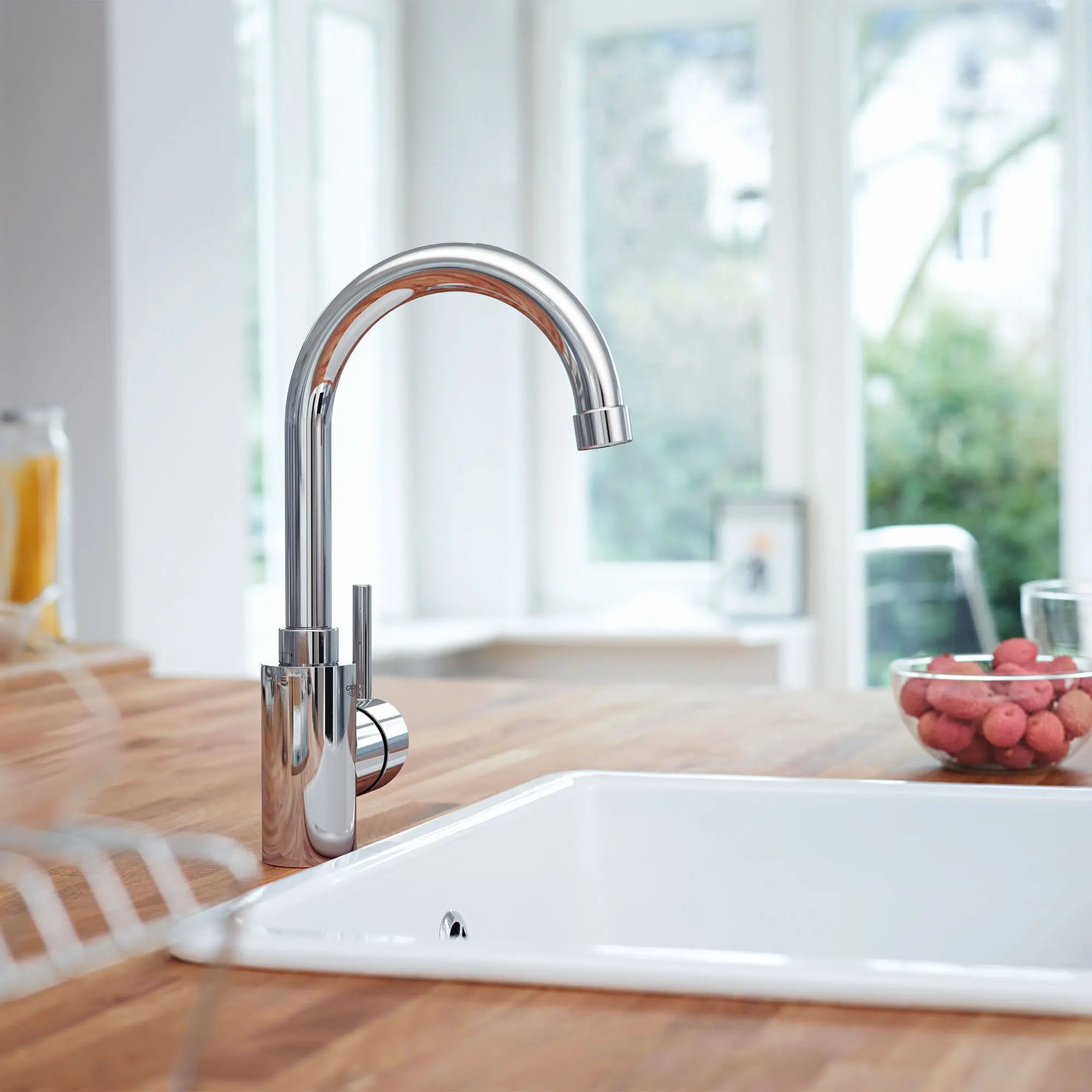 Single-Handle Bar Faucet 5.7 L/min (1.5 gpm) // GROHE STARLIGHT CHROME // 164050_31518000_0_CDNwebp.webp