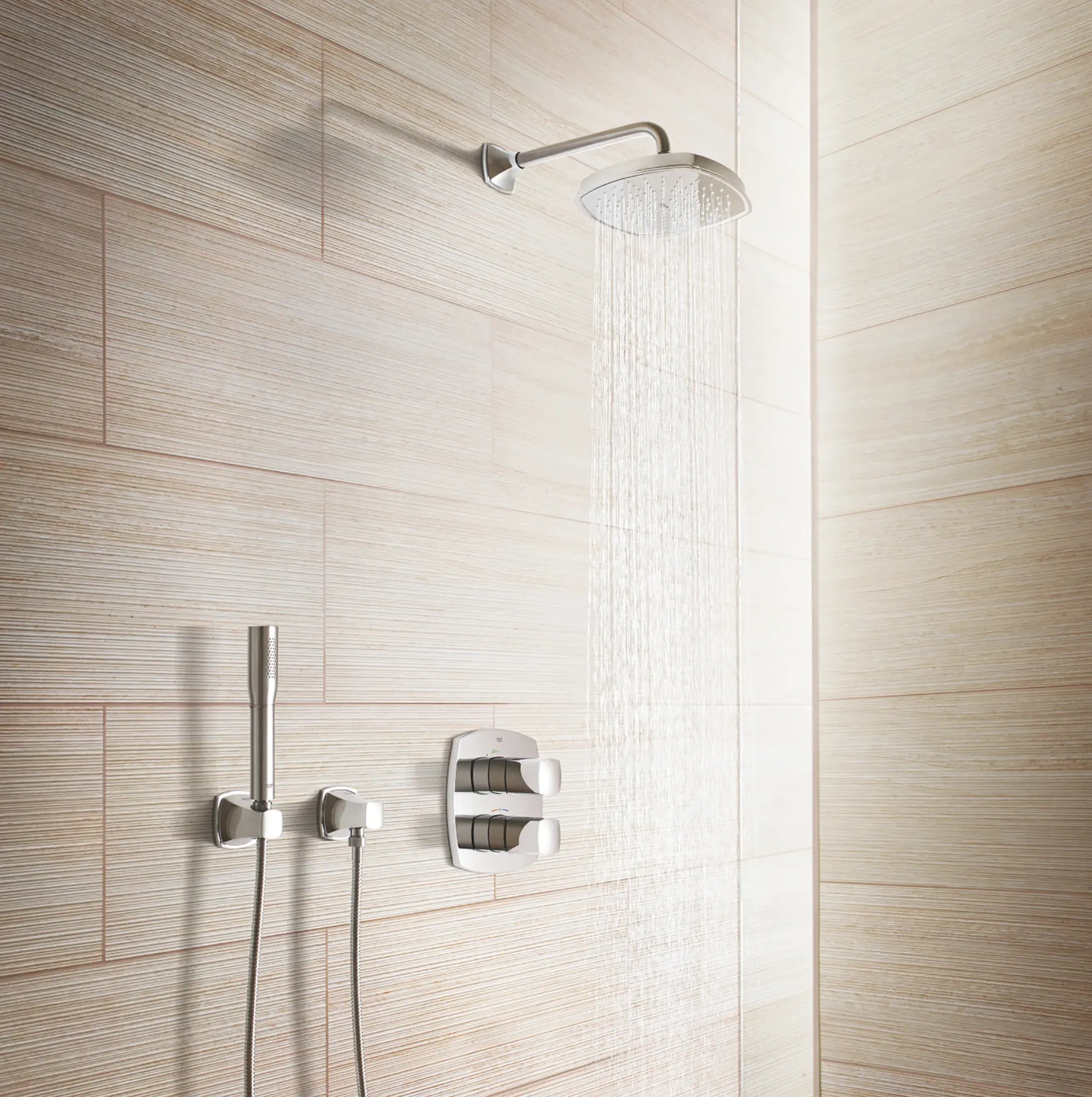210 Shower Head, 8" - 1 Spray, 2.5 gpm // GROHE STARLIGHT CHROME // 164095_27976000_1_0_CDNwebp.webp