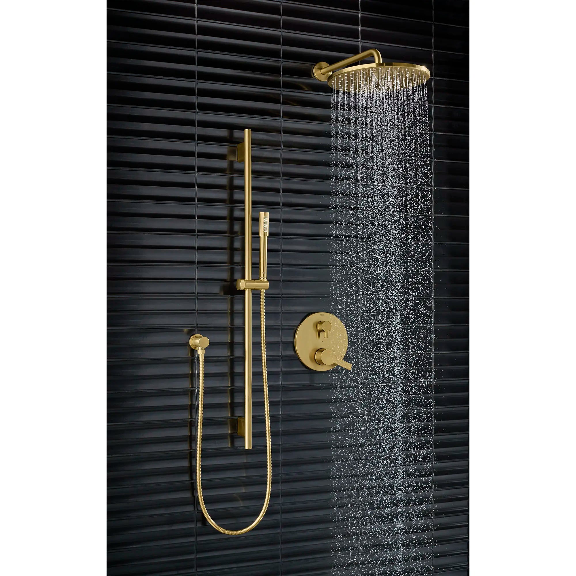 310 Mono Shower Head, 12" - 1 Spray, 1.75 GPM (6.6 L/min) // BRUSHED COOL SUNRISE // 164508_Lineare_EnvironmentCloseUp_26569GN0_35117GN0_0002_May2023_0_CDNwebp_99acead1-88df-43d7-8572-282be1b2e015.webp