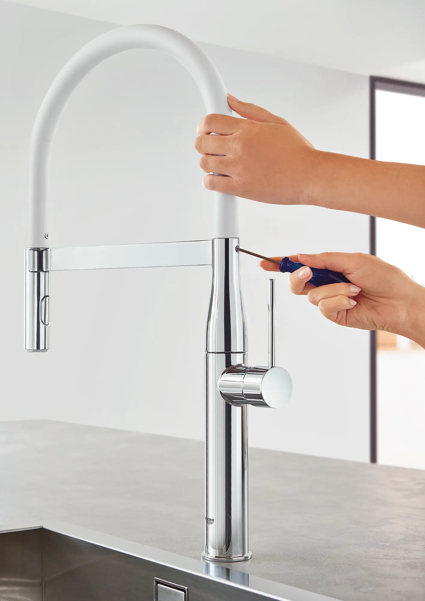 Essence Single-Handle Semi-Pro Dual Spray Kitchen Faucet 1.75 GPM (6.6 L/min) // GROHE STARLIGHT CHROME // 164560_EssenceNew_30295000_10_0_CDNwebp.webp