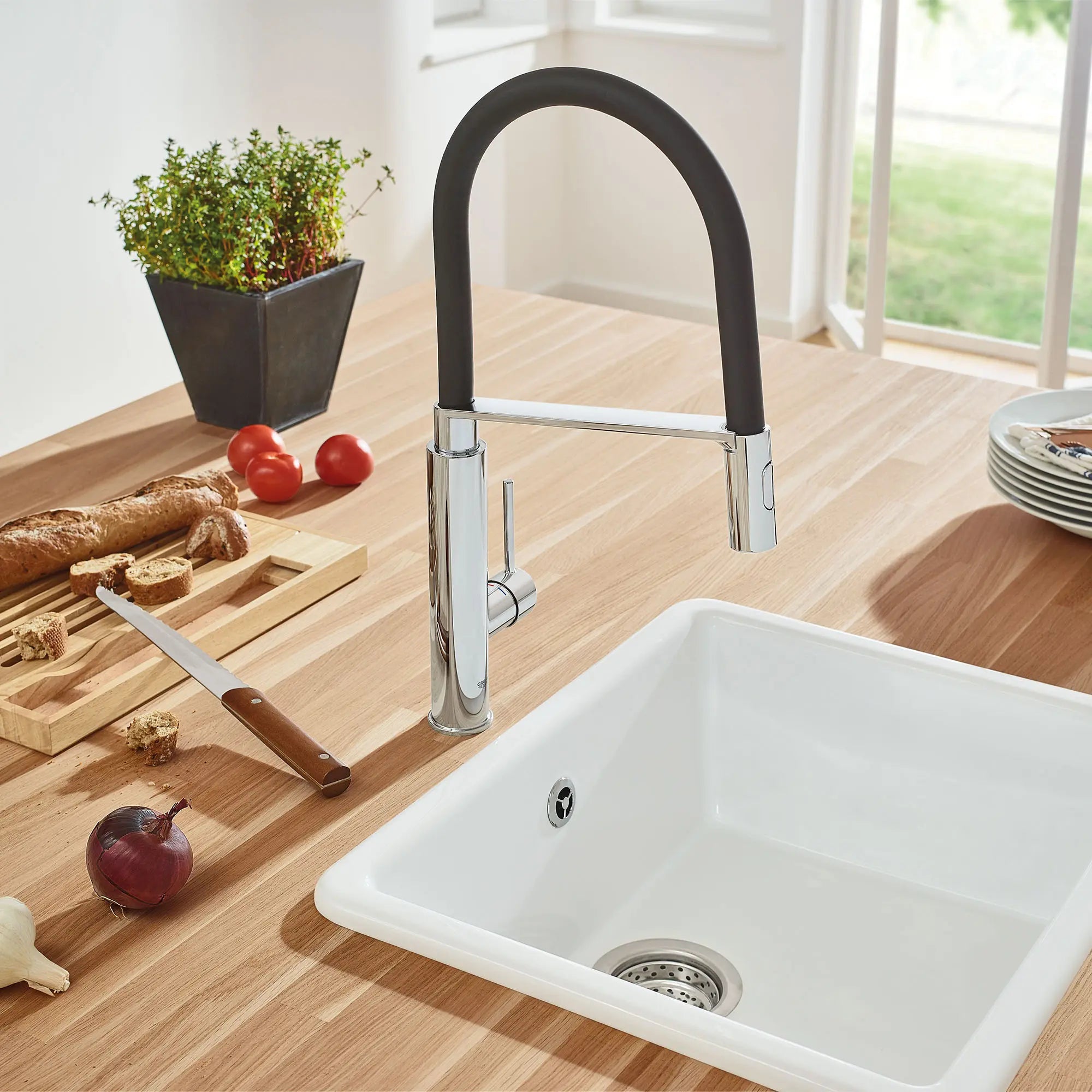 Concetto Single-Handle Semi-Pro Dual Spray Kitchen Faucet 1.75 GPM (6.6 L/min) // GROHE STARLIGHT CHROME // 164711_B-31492000_1_0_CDNwebp.webp