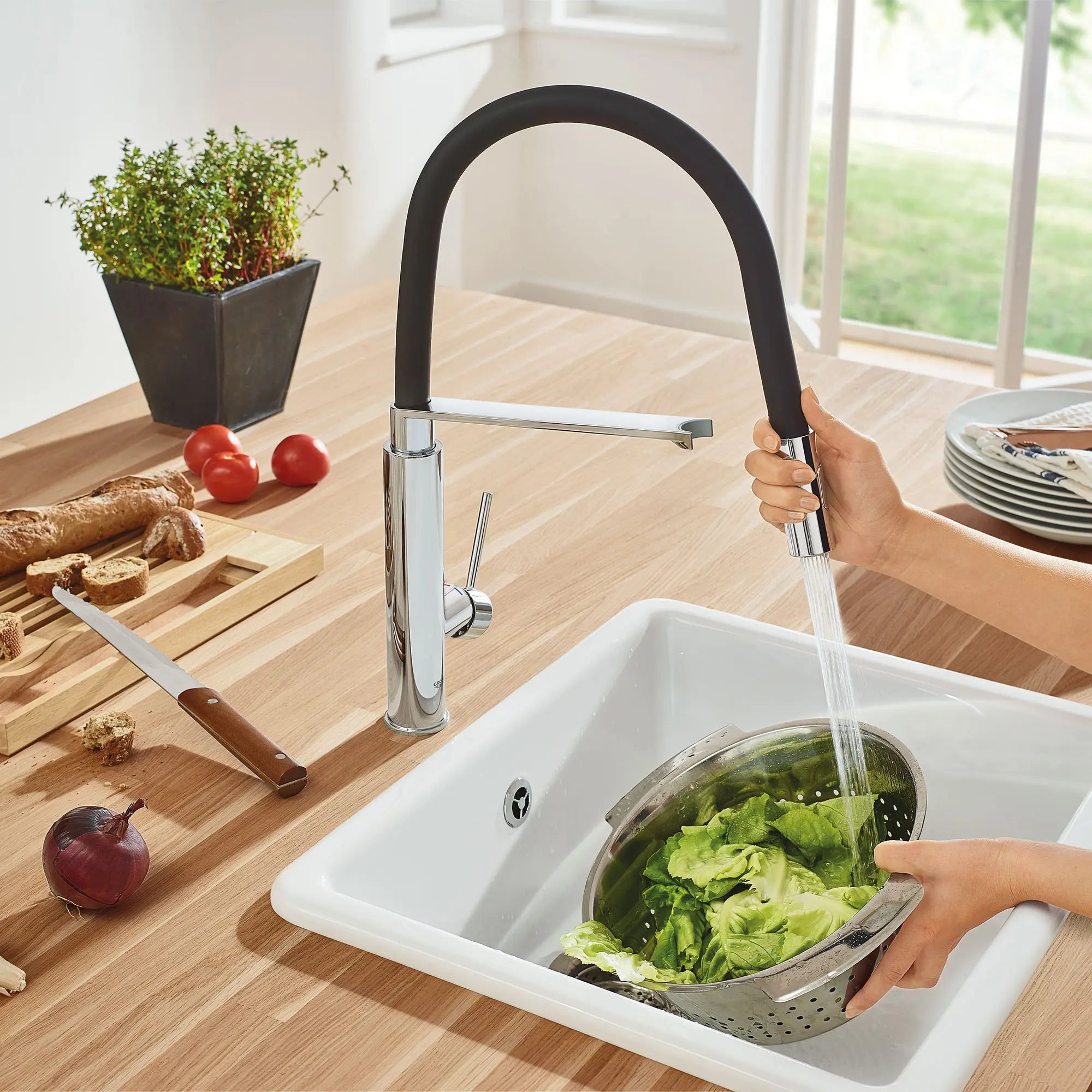 Concetto Single-Handle Semi-Pro Dual Spray Kitchen Faucet 1.75 GPM (6.6 L/min) // GROHE STARLIGHT CHROME // 164712_L-31492000_4_0_CDNwebp.webp