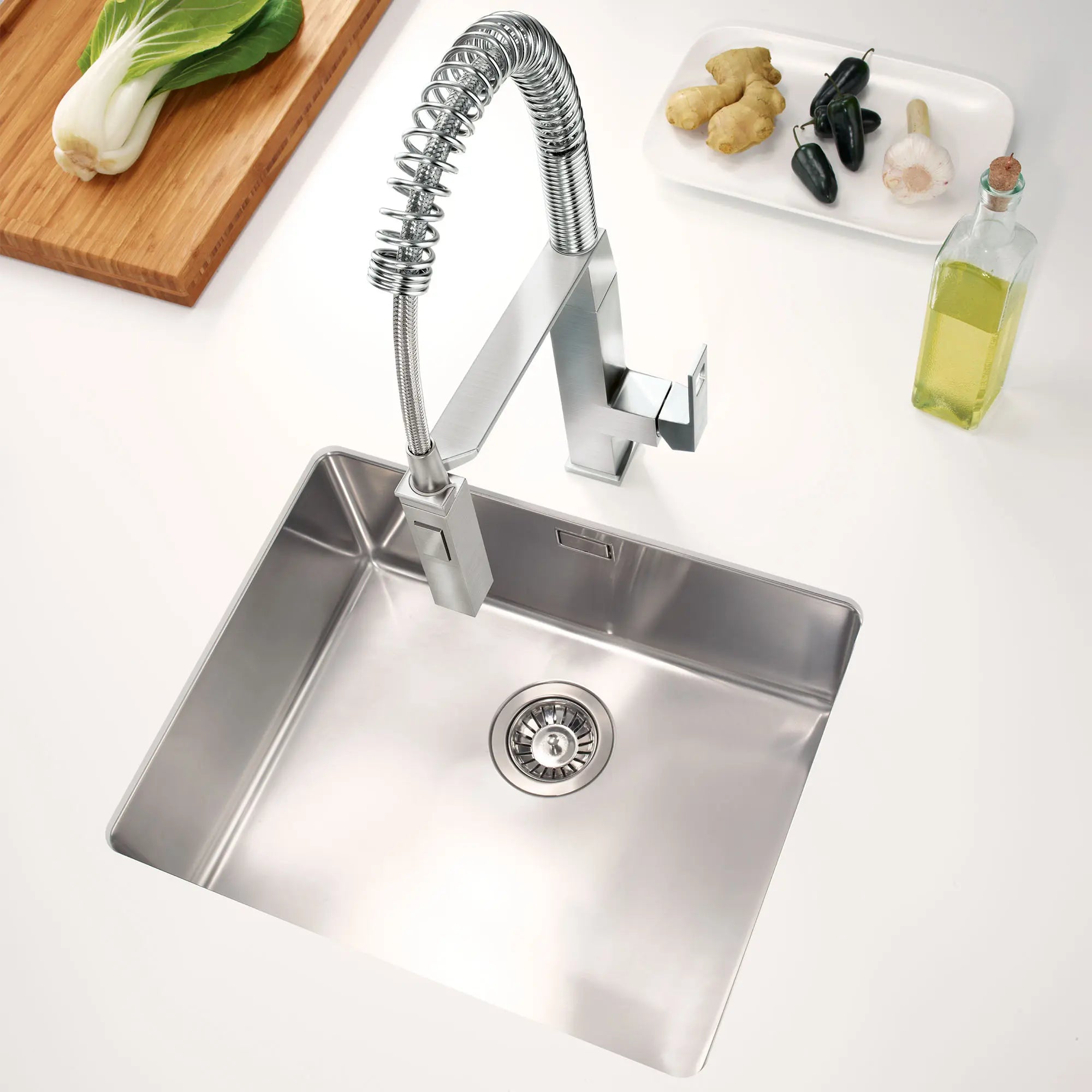 Eurocube Single-Handle Semi-Pro Dual Spray Kitchen Faucet 1.75 GPM (6.6 L/min) // SUPERSTEEL INFINITYFINISH // 164721_B-31401DC0_0_CDNwebp.webp