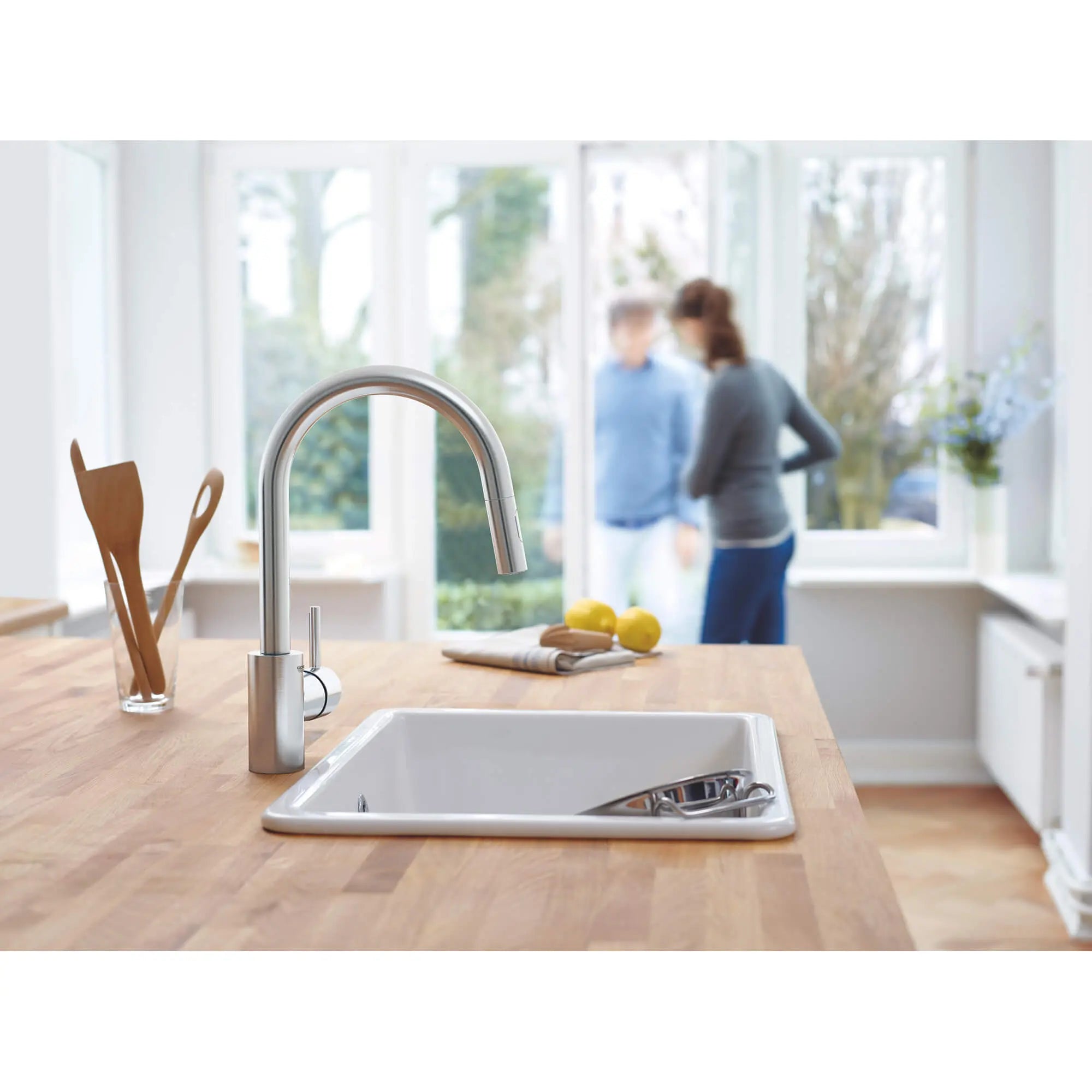 Concetto Single-Handle Pull-Down Kitchen Faucet Dual Spray 1.75 GPM (6.6 L/min) // SUPERSTEEL INFINITYFINISH // 1647_32665dc3-single-handle-kitchen-faucet-enviro-1_0_CDNwebp.webp
