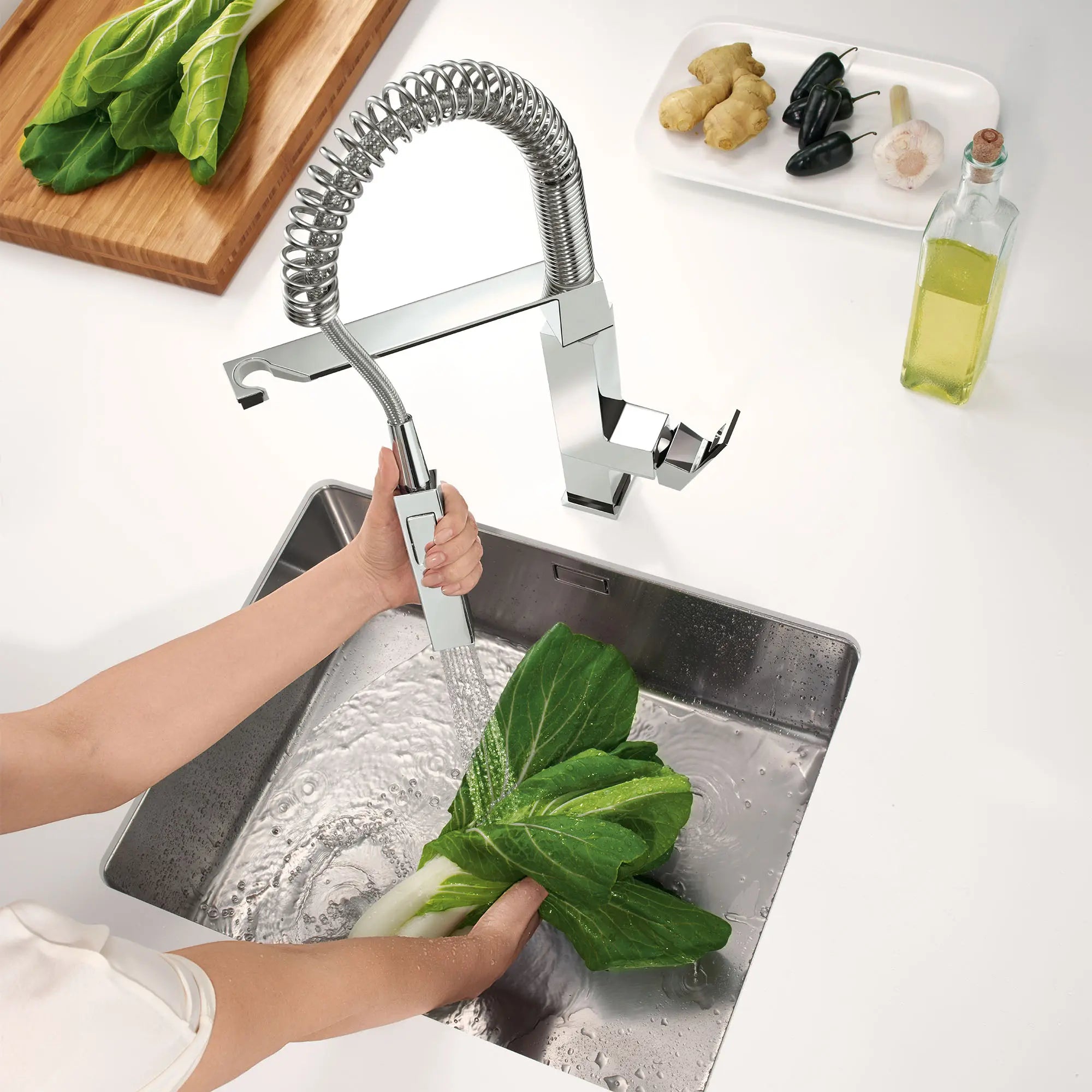 Eurocube Single-Handle Semi-Pro Dual Spray Kitchen Faucet 1.75 GPM (6.6 L/min) // GROHE STARLIGHT CHROME // 164907_L-31401000_0_CDNwebp.webp