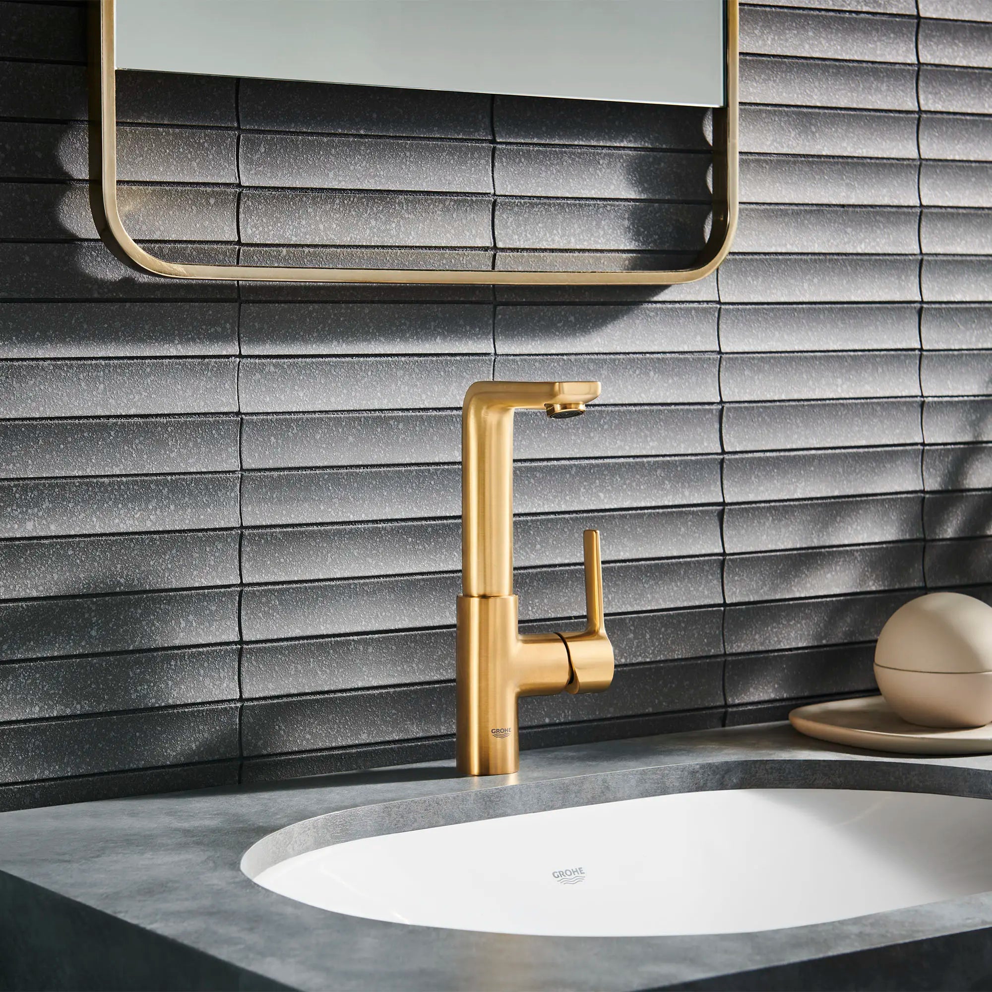 Single Hole Single-Handle L-Size Bathroom Faucet, 1.2 GPM (4.5 L/min) // BRUSHED COOL SUNRISE // 165869_Lineare_EnvironmentCloseUp_23825GNA_0001_Aug2023_0_CDNwebp.webp