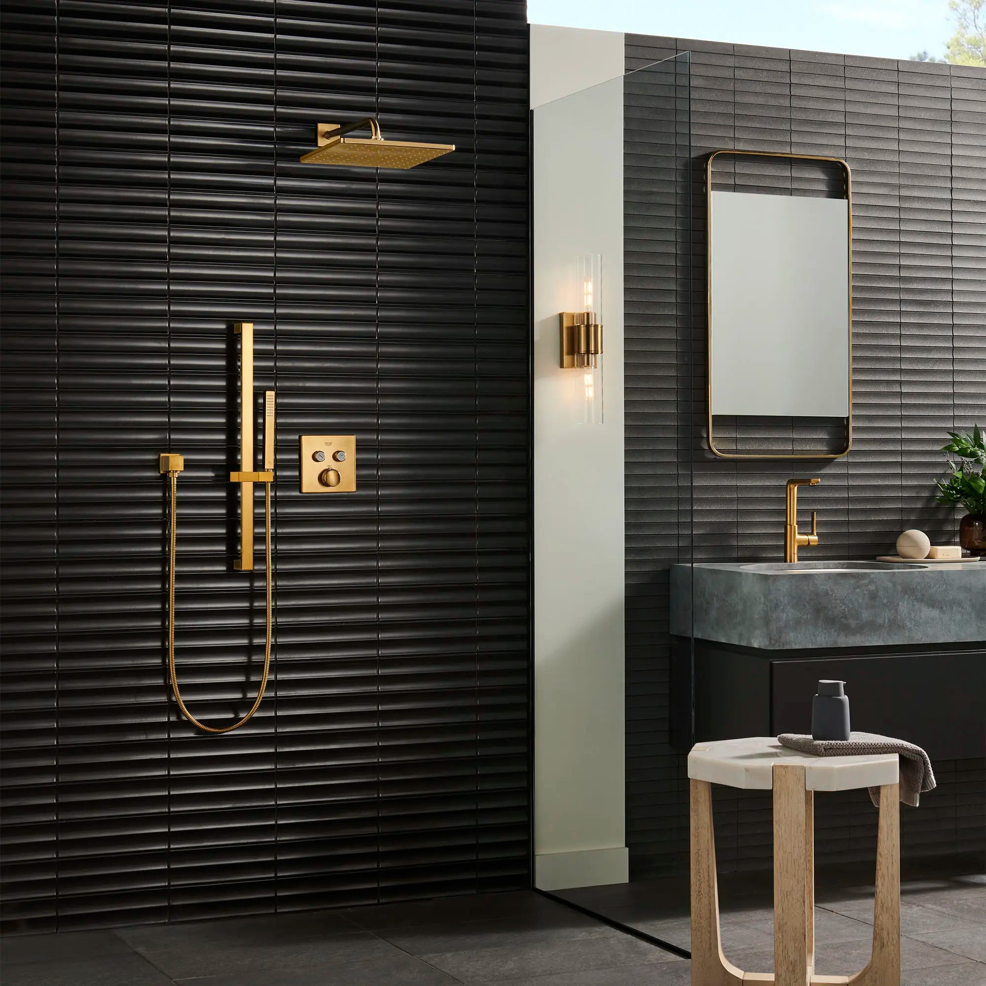 24" Shower Slide Bar // BRUSHED COOL SUNRISE // 165880_Rainshower_EnvironmentFull_23825GNA_26570GN0_29141GN0_26867GN0_27892GN0_0001_Aug2023_0_CDNwebp_0570a6bd-6bea-466c-a107-7a2e65b09db6.webp