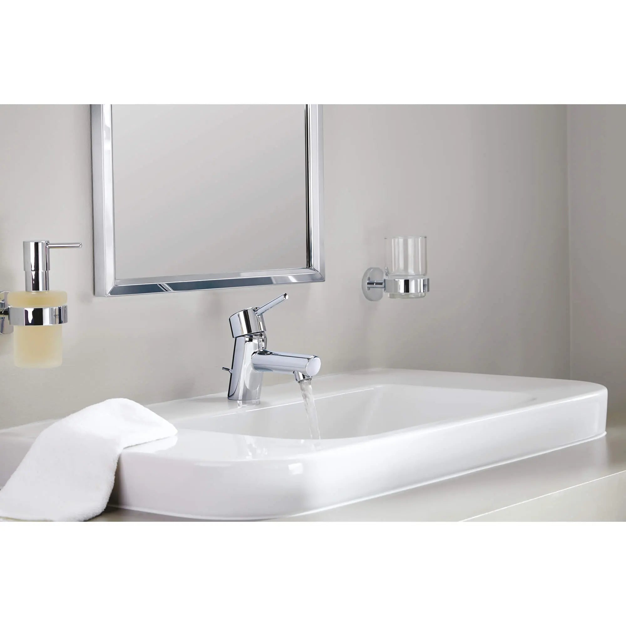 Single Hole Single-Handle XS-Size Bathroom Faucet, 1.2 GPM (4.5 L/min) // GROHE STARLIGHT CHROME // 1704_34702001-single-handle-bathroom-faucet-xs-size-enviro-5_0_CDNwebp.webp