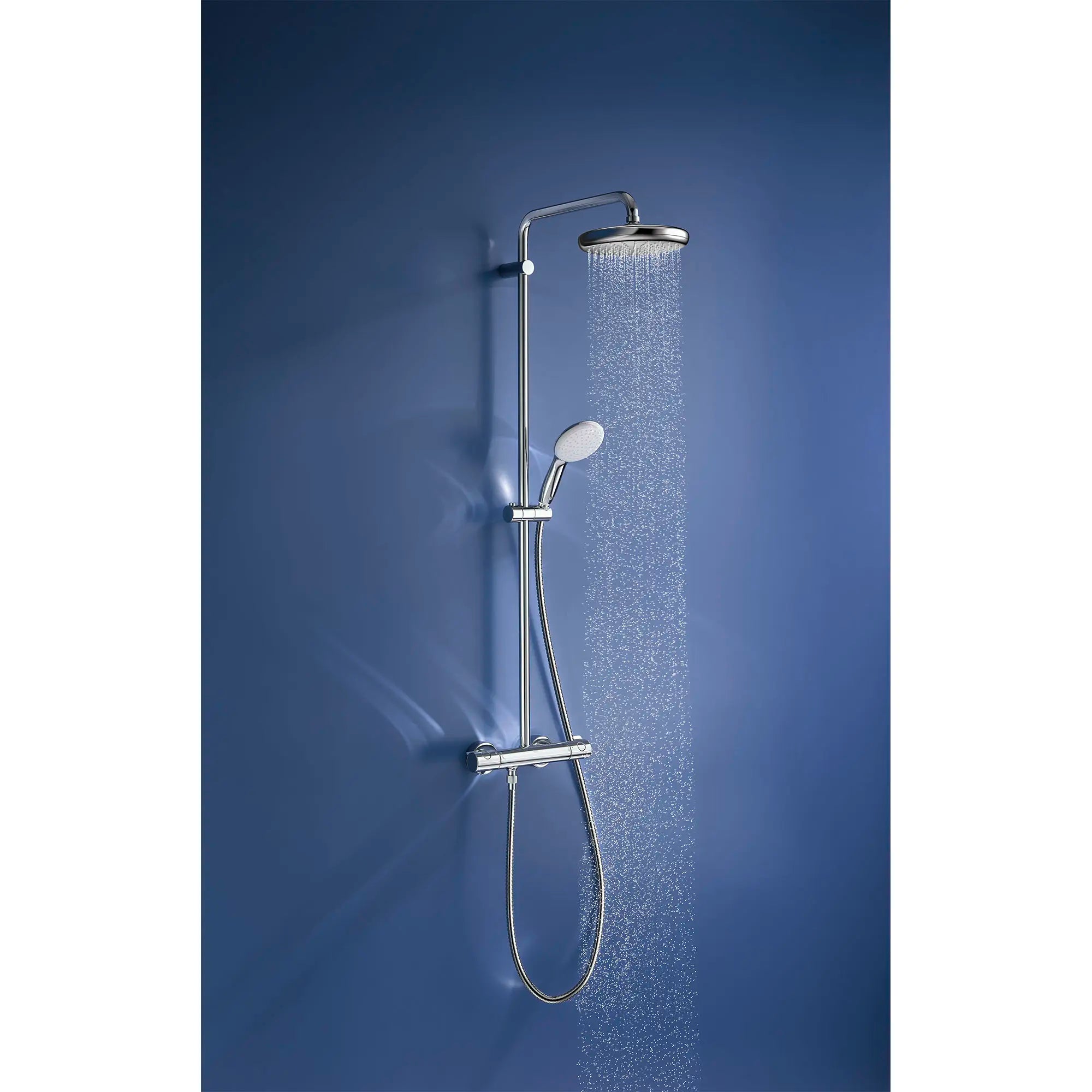 210 Shower Head, 8" - 1 Spray, 1.75 GPM (6.6 L/min) // GROHE STARLIGHT CHROME // 181455_Tempesta_EnvironmentCloseUp_26047002_26409000_26421000_0001_Sept2023_0_CDNwebp.webp