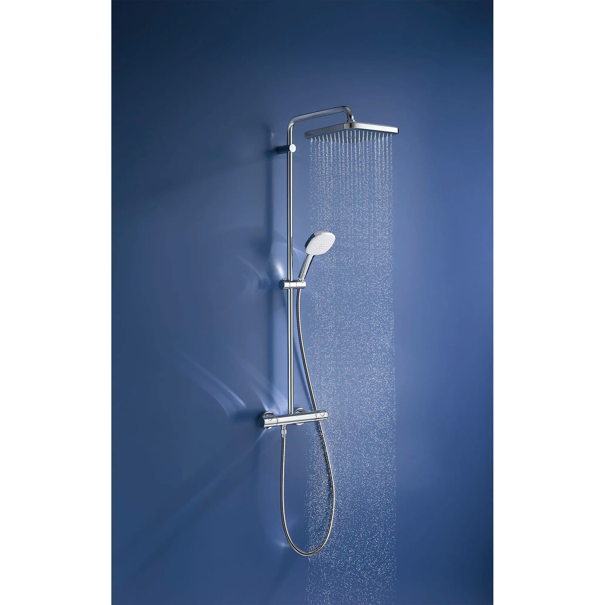 250 Rain Showerhead, 9 7?8" - 1 Spray, 1.75 GPM (6.6 L/min) // GROHE STARLIGHT CHROME // 181456_Tempesta_EnvironmentCloseUp_26421000_26718000_26776002_0001_Sept2023_0_CDNwebp.webp