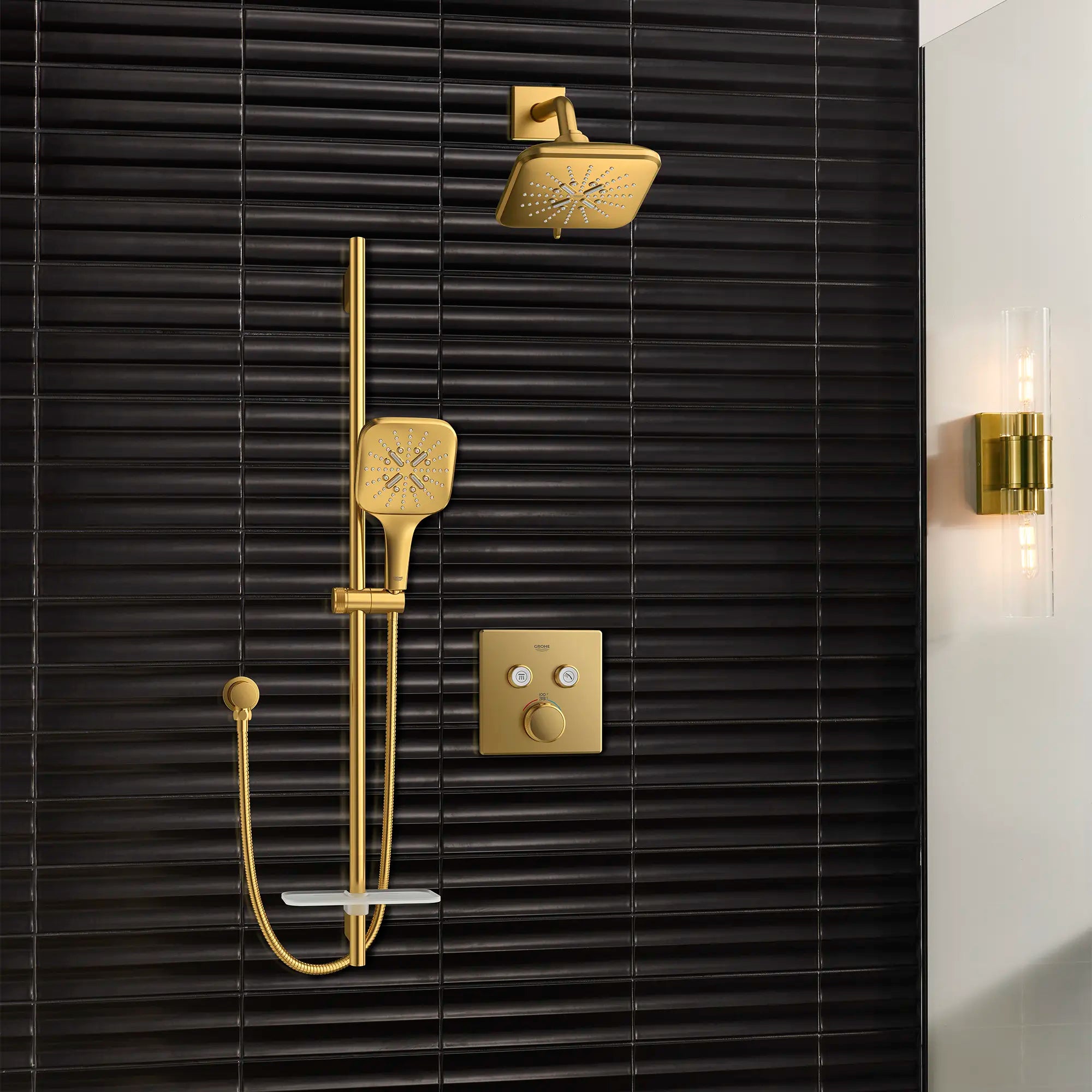 Hand Shower - 3 Sprays, 1.75 GPM (6.6 L/min) // BRUSHED COOL SUNRISE // 186491_SmartActive_EnvironmentCloseUp_26797GN0_27489GN0_26633GN0_26552GN0_29141GN0_0002_Sept2023_0_CDNwebp.webp