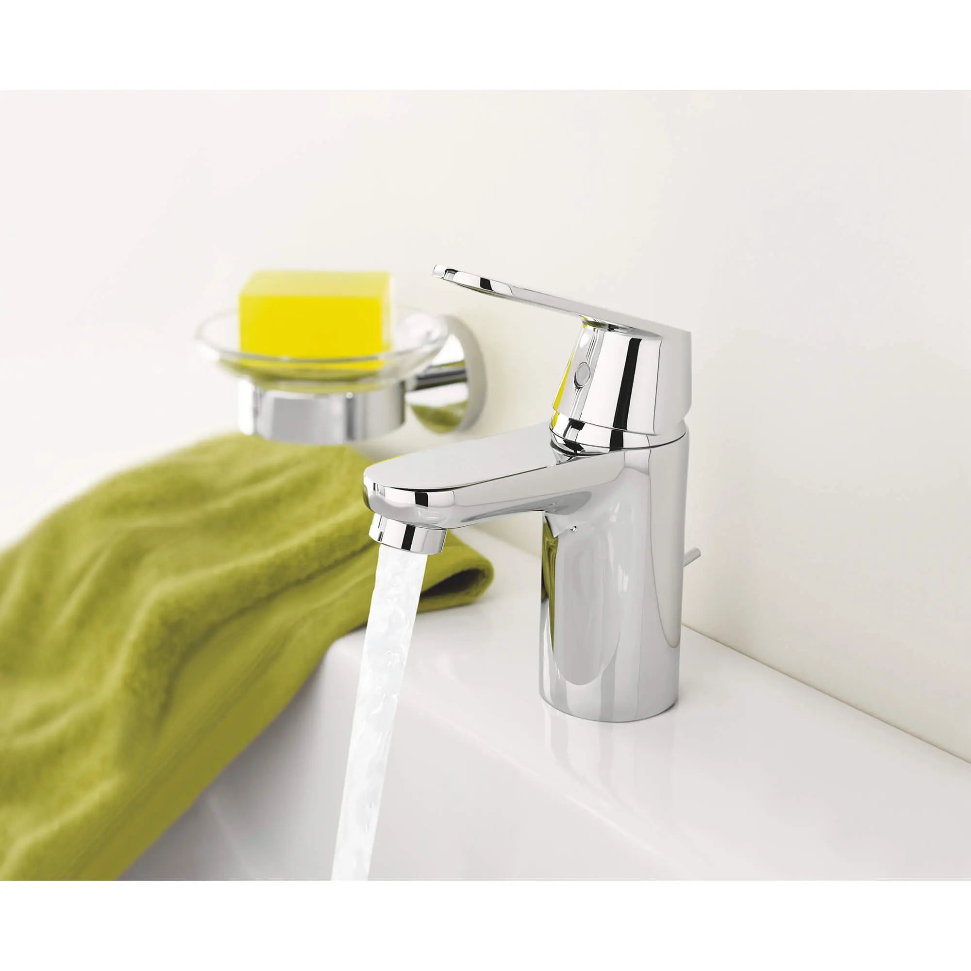 Accessory Set // GROHE STARLIGHT CHROME // 1966_40344000-accessory-set-enviro-5_0_CDNwebp.webp