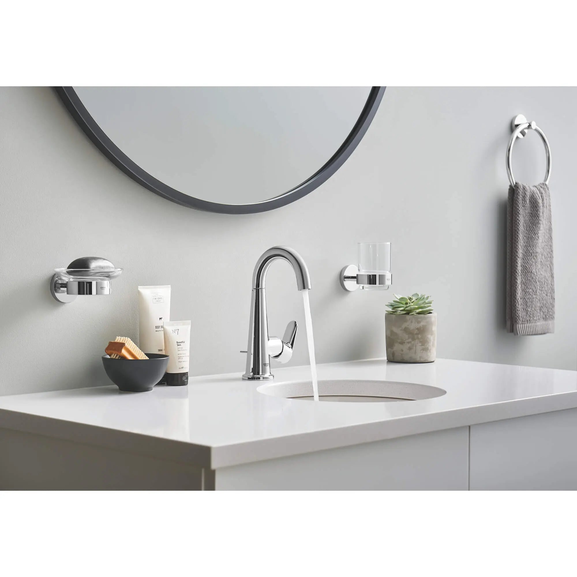 Glass with Holder // GROHE STARLIGHT CHROME // 2294_40447001-crystal-glass-with-holder-enviro-11_0_CDNwebp.webp