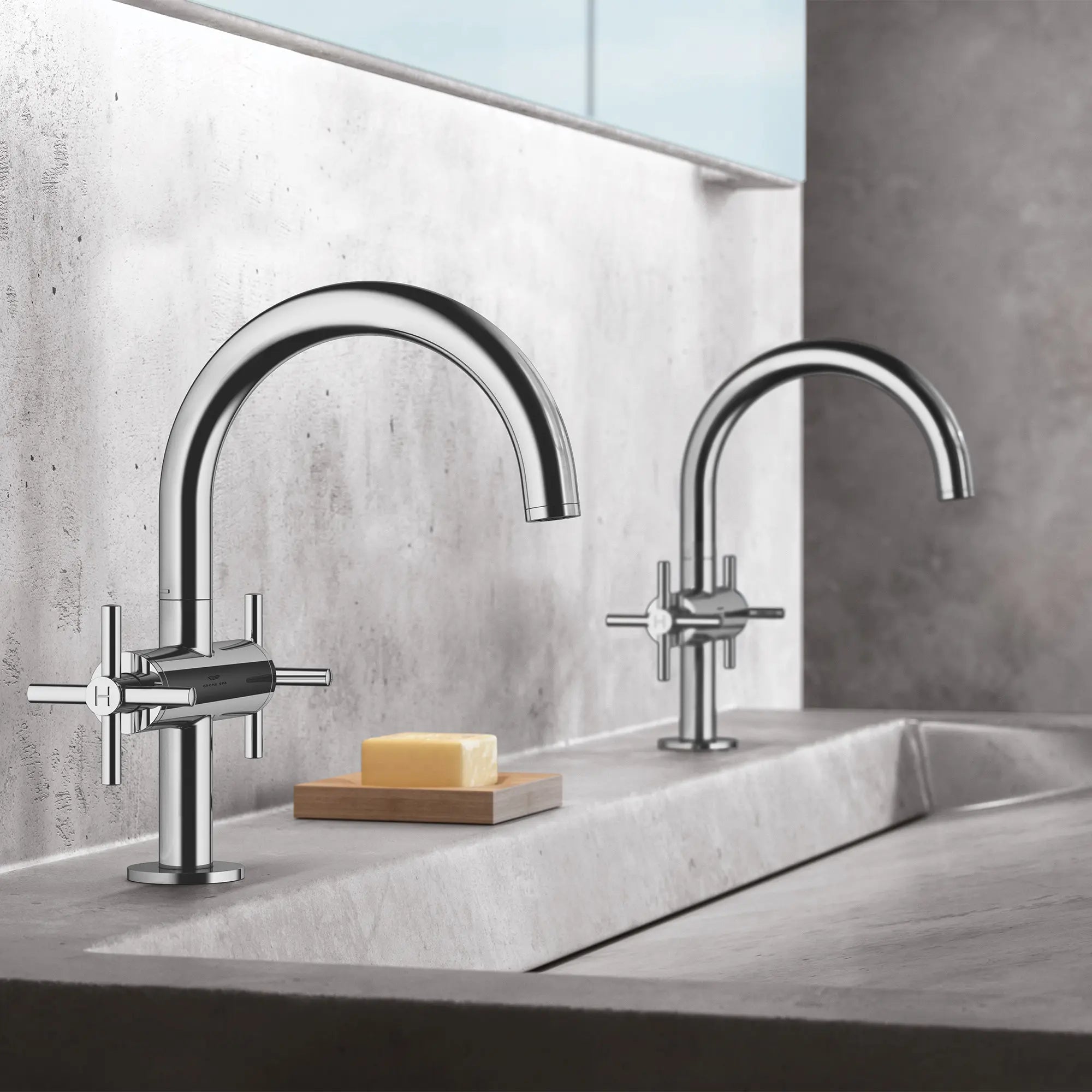 Single Hole Two-Handle M-Size Bathroom Faucet 1.2 GPM // GROHE STARLIGHT CHROME // 233667_Atrio_EnvironmentCloseUp_21031003_0001_Nov2023_CDNwebp.webp