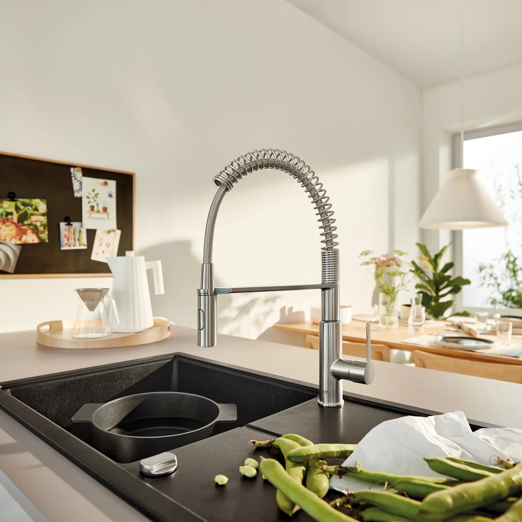 Eurosmart Single-Handle Semi-Pro Dual Spray Kitchen Faucet 1.75 gpm (6.6 L/min) // SUPERSTEEL INFINITYFINISH // 235710_Eurosmart_EnvironmentCloseUp_30616DC0_0001_Jan2024_CDNwebp.webp