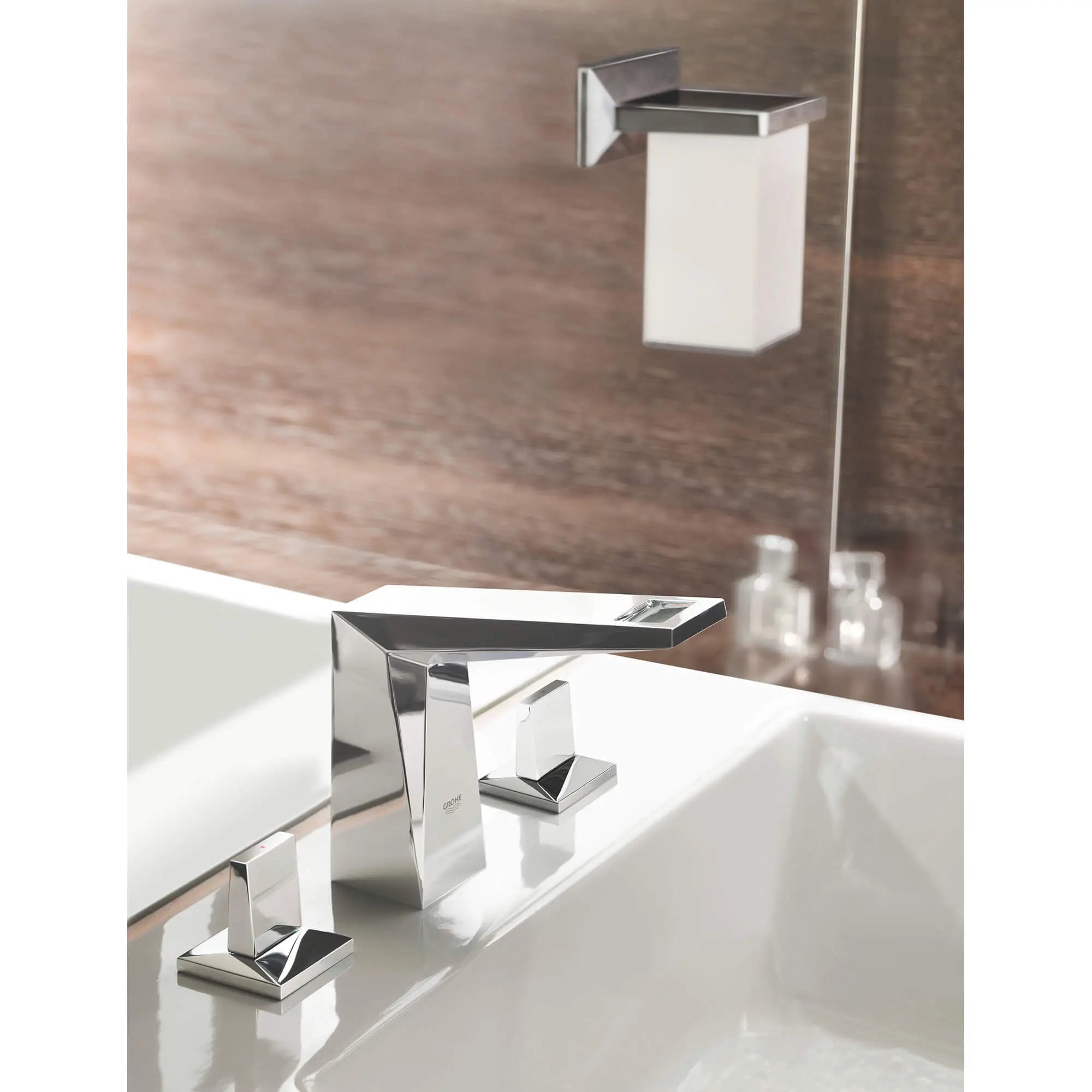 Toothbrush Holder with Tumbler // GROHE STARLIGHT CHROME // 2360_40493000-toothbrush-holder-with-tumbler-enviro-2_0_CDNwebp.webp