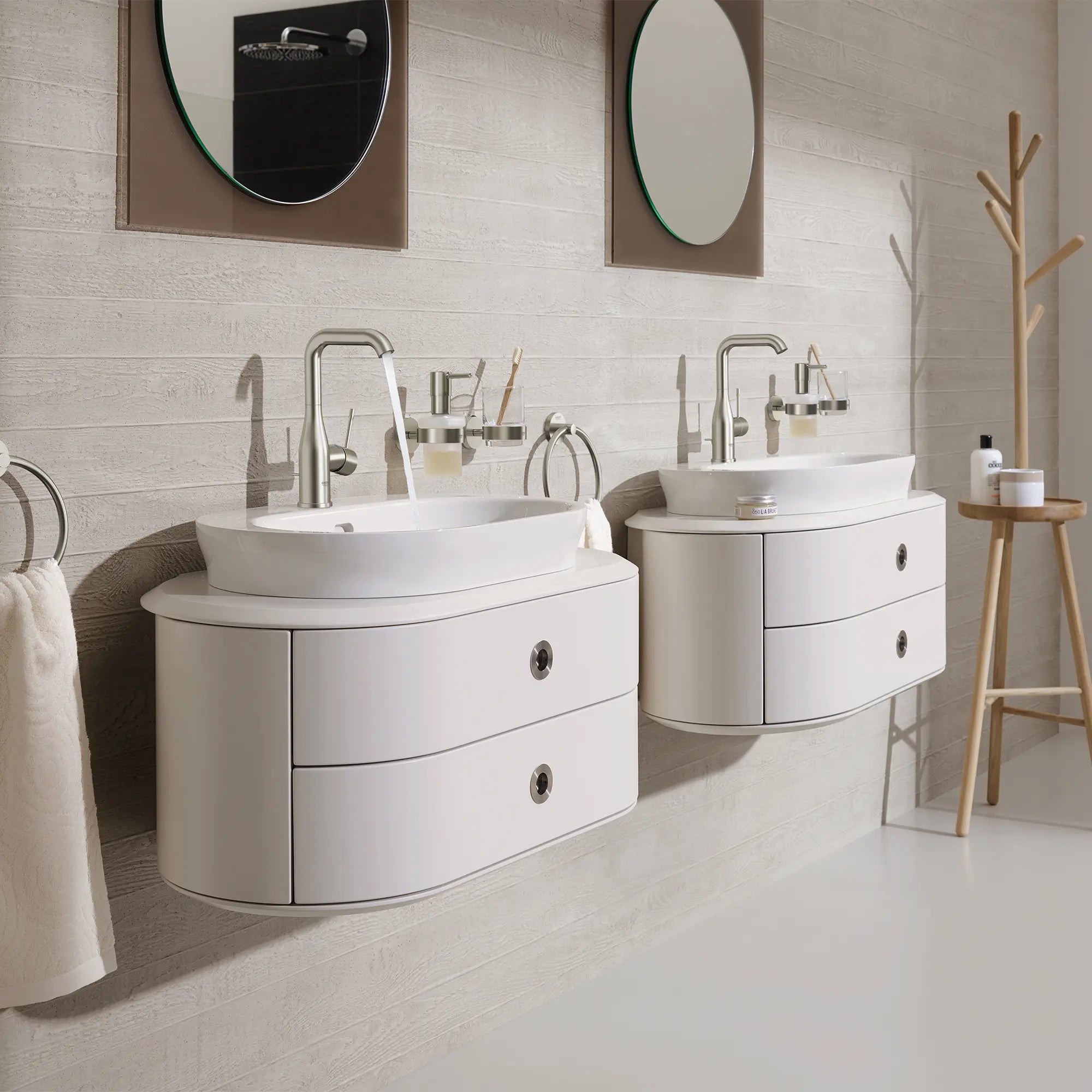 Single Hole Single-Handle L-Size Bathroom Faucet, 1.2 GPM (4.5 L/min) // BRUSHED NICKEL INFINITYFINISH // 237026_Essence_EnvironmentCloseup_23486ENA_0001_Dec2023_CDNwebp.webp