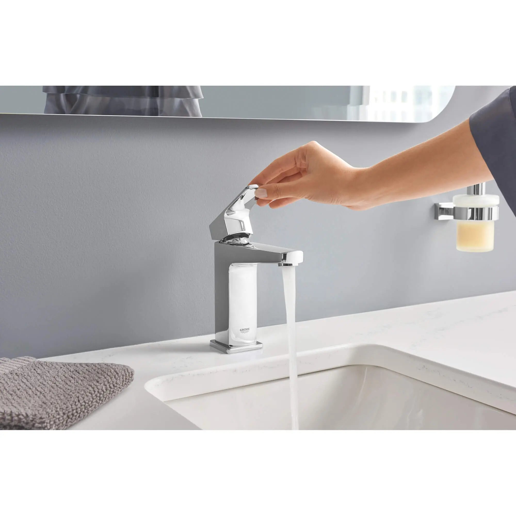 Soap Dispenser with Holder // GROHE STARLIGHT CHROME // 2431_40756001-soap-dispenser-with-holder-enviro-7_0_CDNwebp.webp