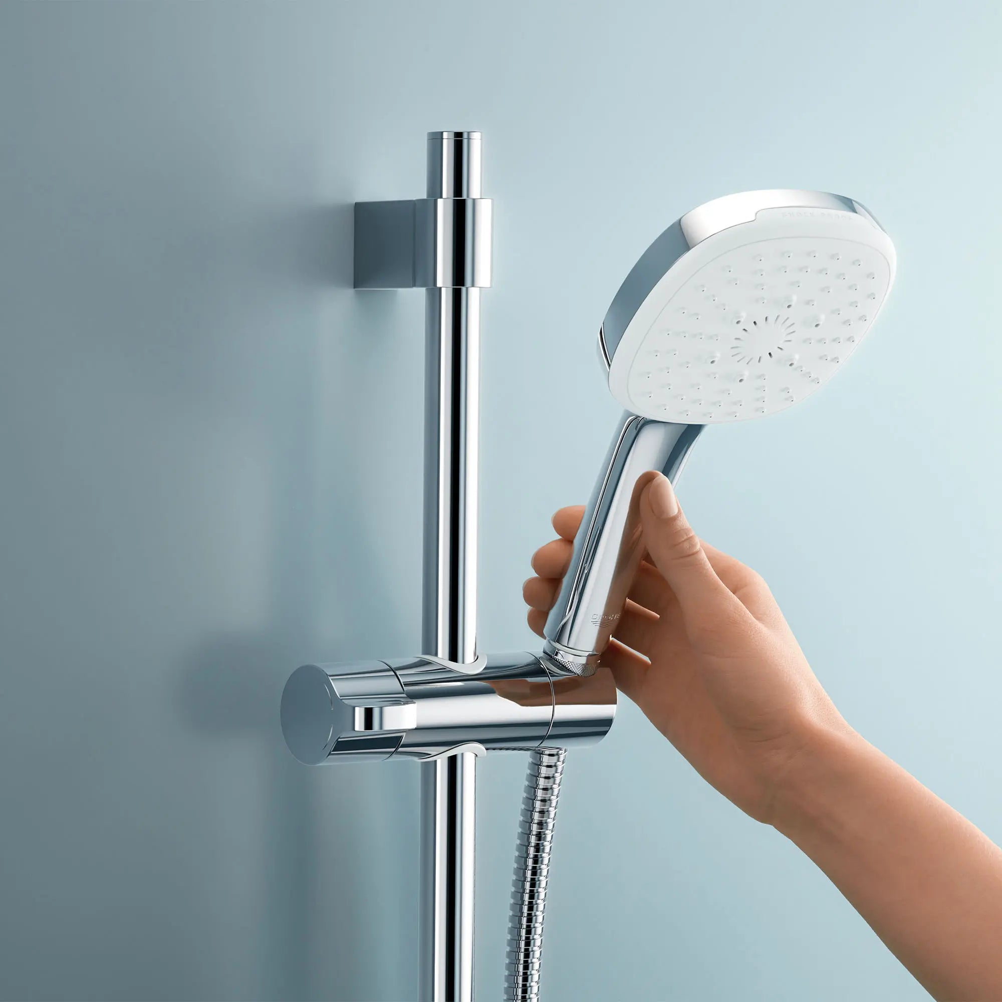 Tempesta 110 Square 3-Spray Hand Shower, 1.75 GPM (6.6 L/min) // GROHE STARLIGHT CHROME // 244242_Tempesta_EnvironmentCloseUp_26903002_0001_Apr2024_CDNwebp.webp