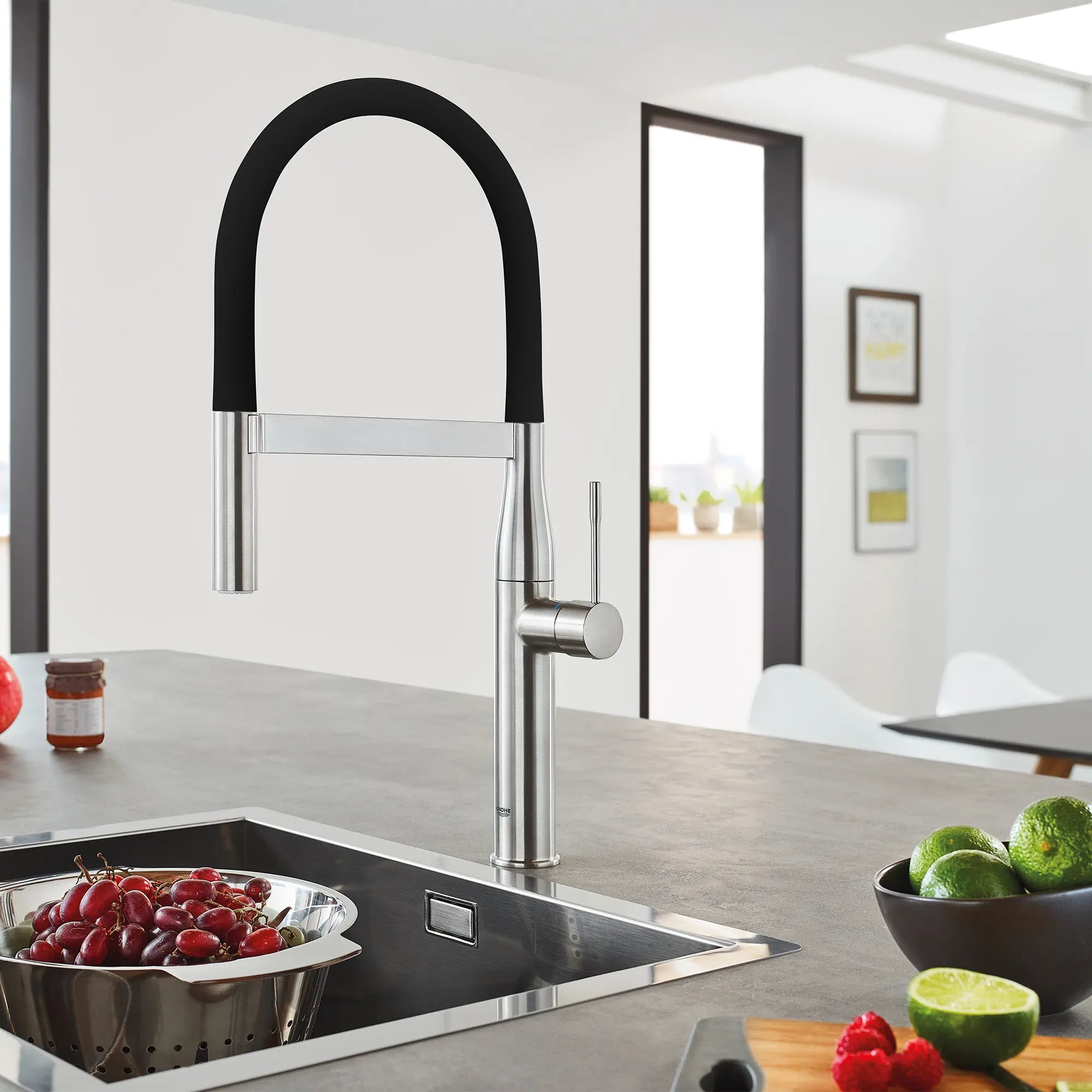 Essence Single-Handle Semi-Pro Dual Spray Kitchen Faucet 1.75 GPM (6.6 L/min) // SUPERSTEEL INFINITYFINISH // 246303_B-30295DC0_Black_CDNwebp.webp
