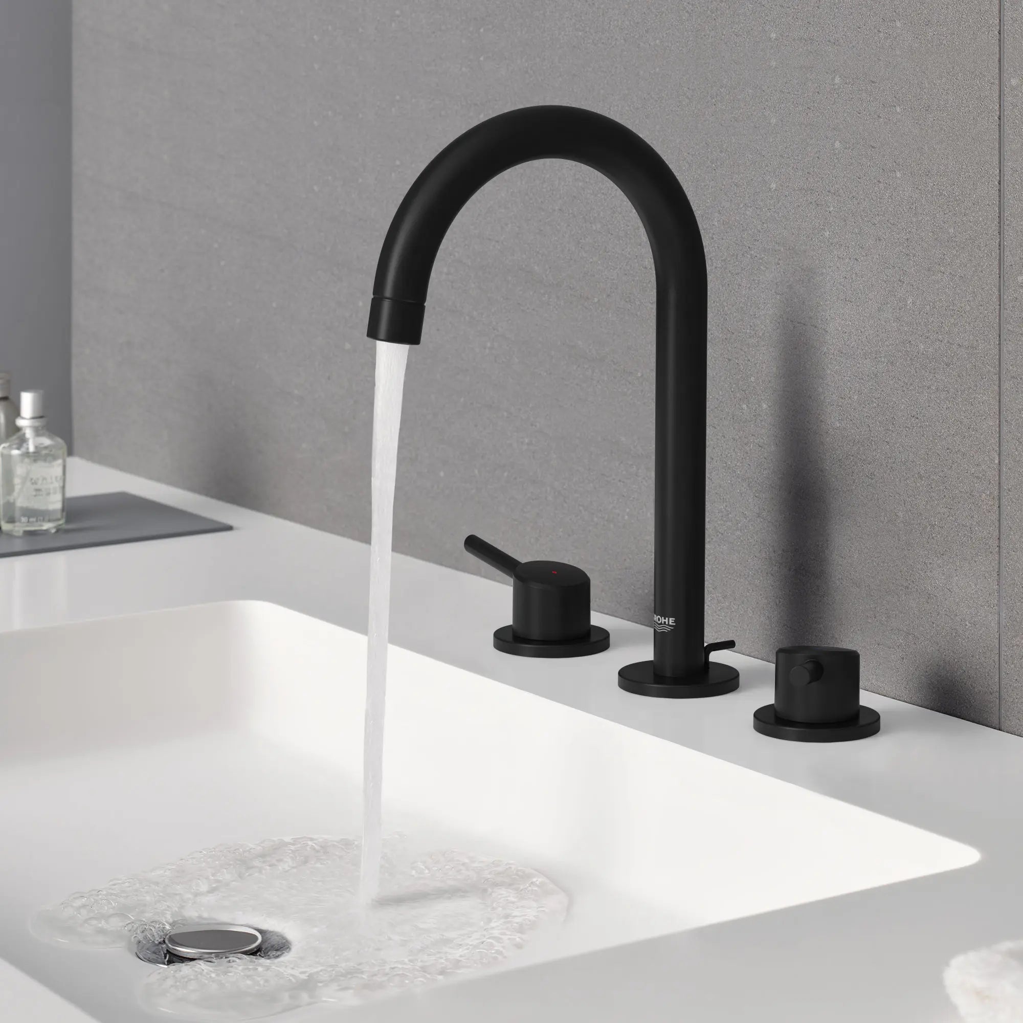 8-inch Widespread 2-Handle L-Size Bathroom Faucet, 1.2 GPM (4.5 L/min) // MATTE BLACK // 249100_Concetto_EnvironmentCloseup_20217243A_0002_SEPTEMBER2024_CDNwebp.webp