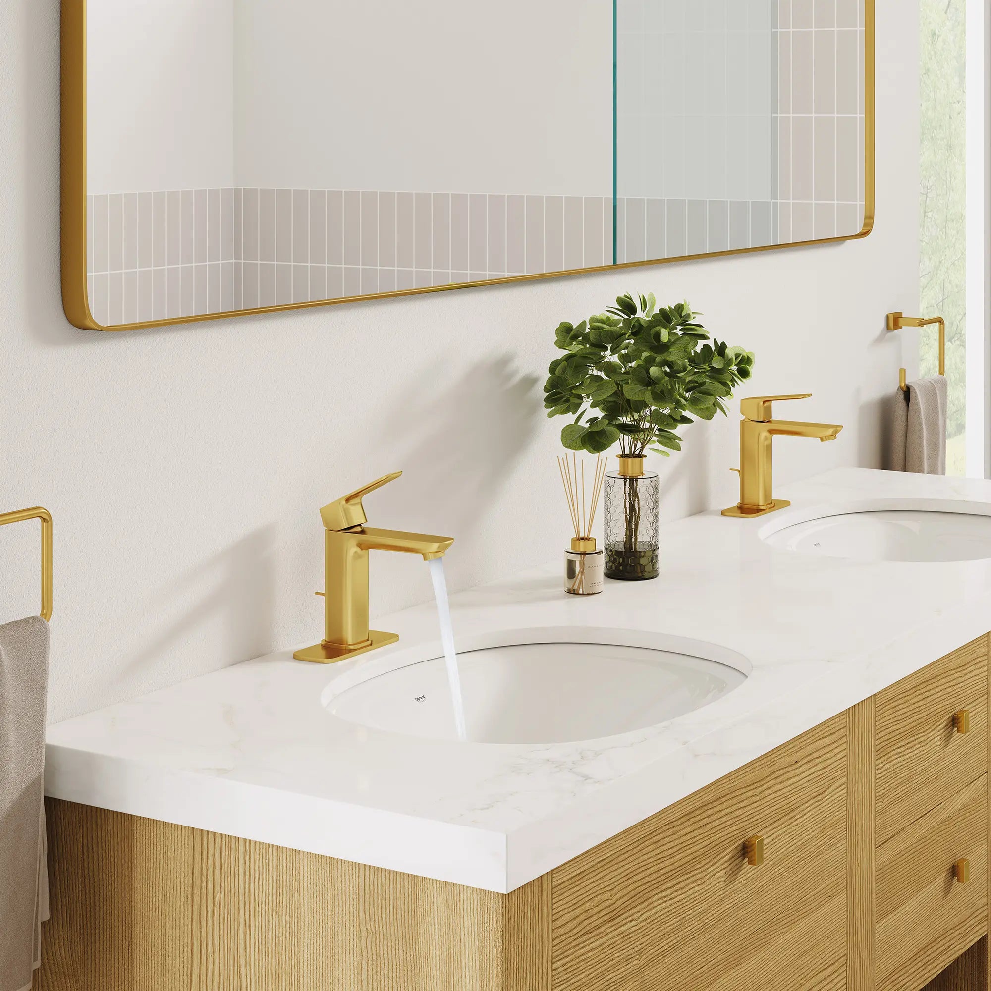 Cubeo Single Hole Single Handle S-Size Bathroom Faucet, 1.2 gpm (4.5L/min) // BRUSHED COOL SUNRISE // 253083_Cubeo_EnvironmentCloseUp_101920GN0_105378GN00_39660000_0002_OCTOBER2024_1_CDNwebp.webp