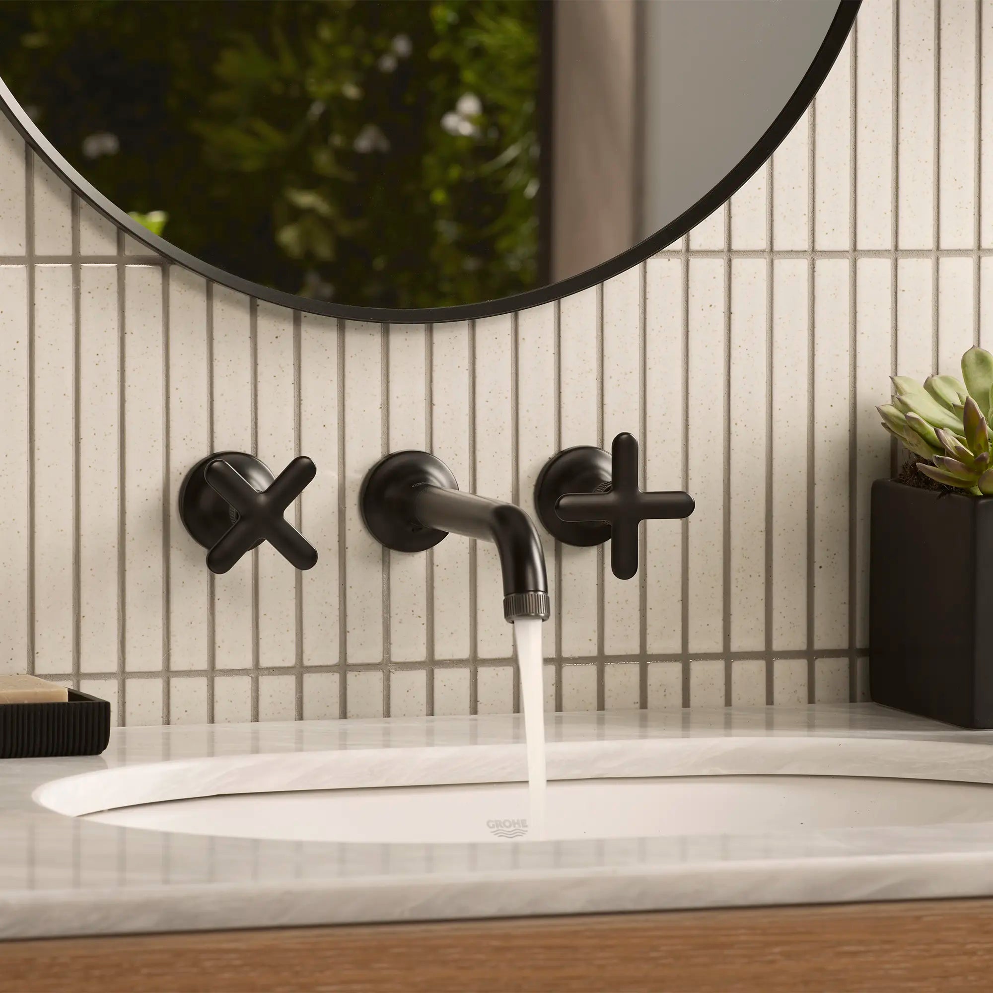 Listra Wall Mount Widespread Bathroom Faucet, 1.2gpm (4.5L/min) // MATTE BLACK // 278894_Listra_EnvironmentCloseUp_1062162430_1062382430_0002_November2025_0_CDNwebp.webp