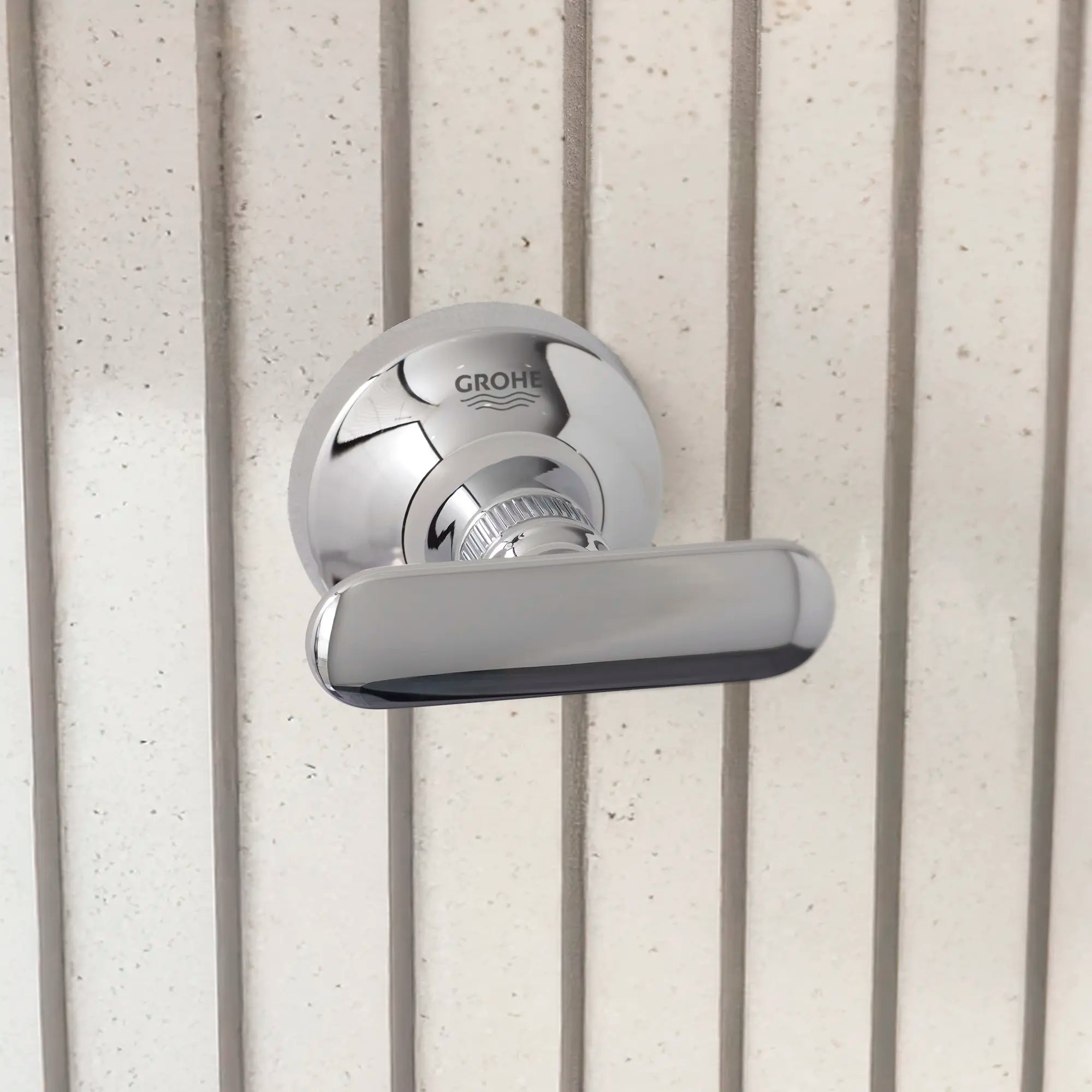 Listra Robe Hook // GROHE STARLIGHT CHROME // 278912_Listra_EnvironmentCloseUp_1062450000_0001_November2025_0_CDNwebp.webp