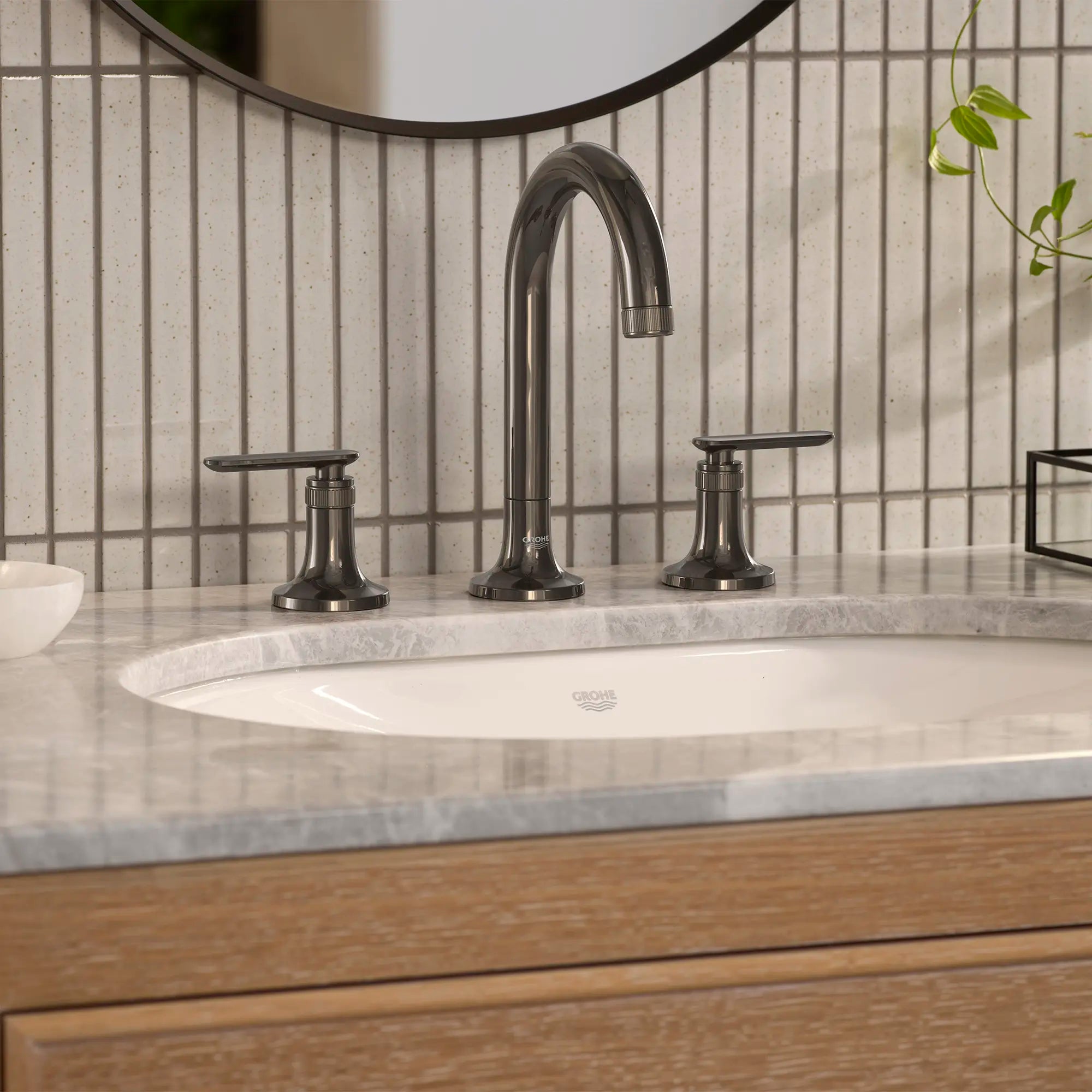 Listra Deck Mount Widespread Bathroom Faucet, 1.2gpm (4.5L/min) // HARD GRAPHITE // 282562_Listra_EnvironmentCloseUp_106221A000_106257A000_0001_JANUARY2026_1_CDNwebp.webp