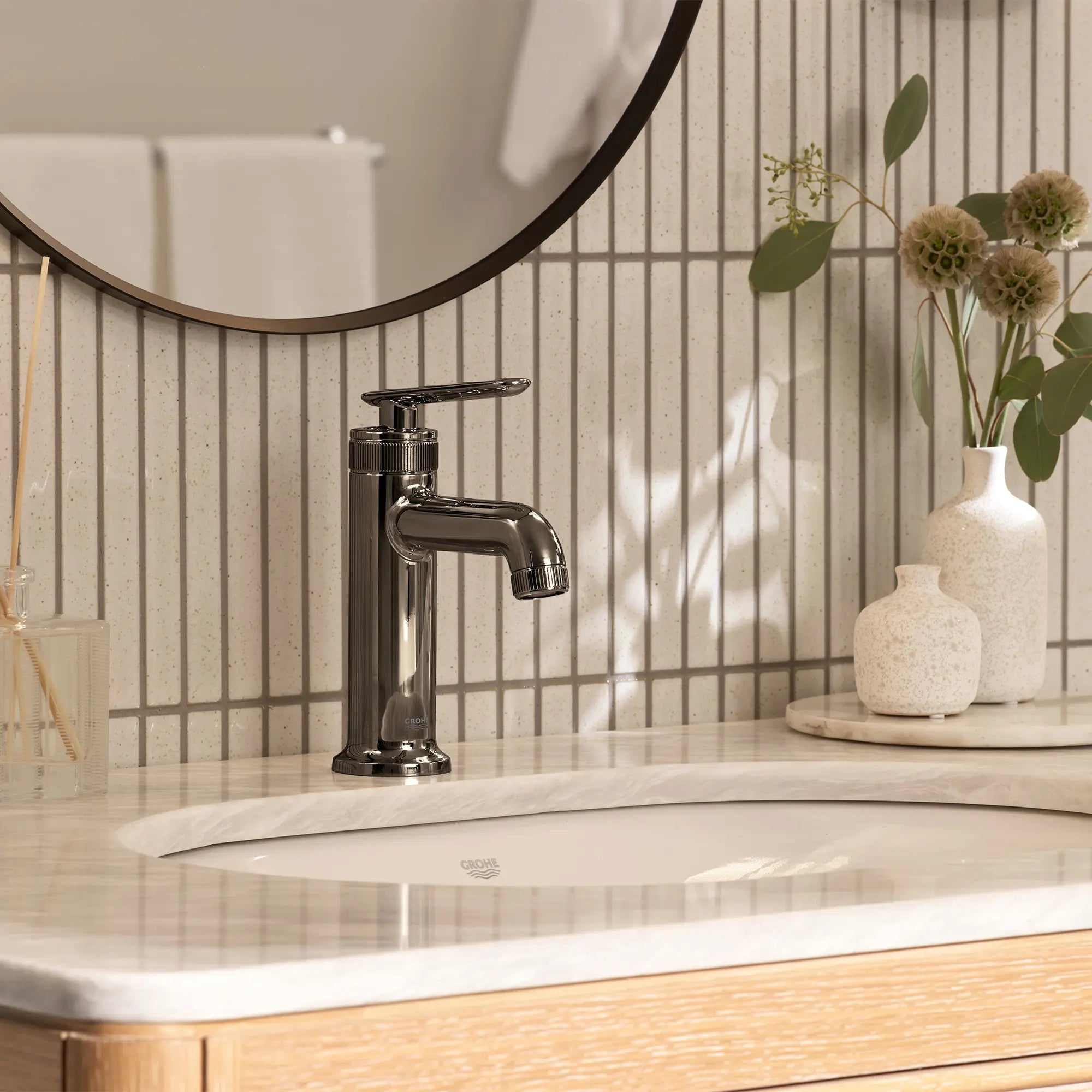 Listra Single Hole Single-Handle M-Size Bathroom Faucet, 1.2 gpm (4.5L/min) // HARD GRAPHITE // 282566_Listra_EnvironmentCloseUp_106222A000_0002_JANUARY2026_1_CDNwebp.webp