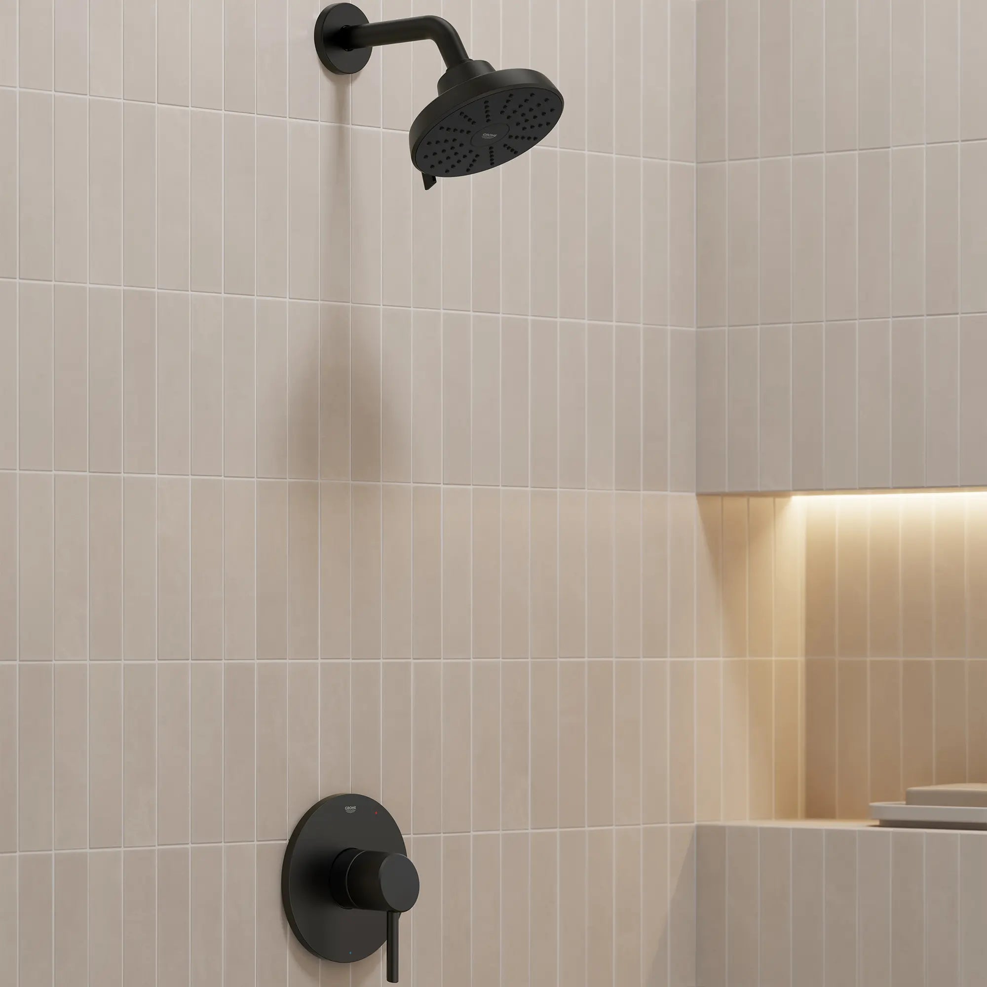Tempesta 140 with AquaBooster Round Multi Spray Shower Head 1.75 GPM (6.6L/min) // MATTE BLACK // 282667_Aqua_Booster_EnvironmentCloseUp_1117462430_144682430_0001_MARCH2026_1_CDNwebp.webp