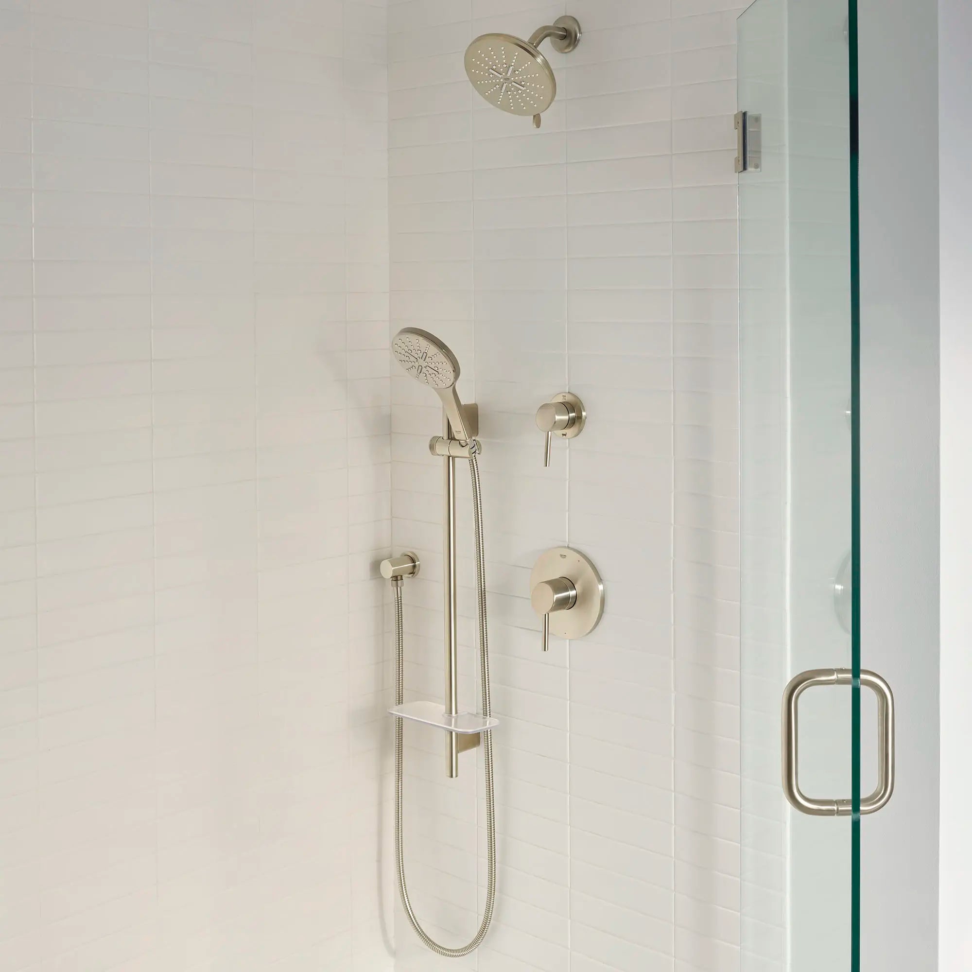 Tempesta 100 Shower Head, 4" - 4 Sprays, 1.75 gpm (6.6 L/min) // BRUSHED NICKEL INFINITYFINISH // 70680_B-26043EN1_26046EN2_27414EN0_CDNwebp.webp