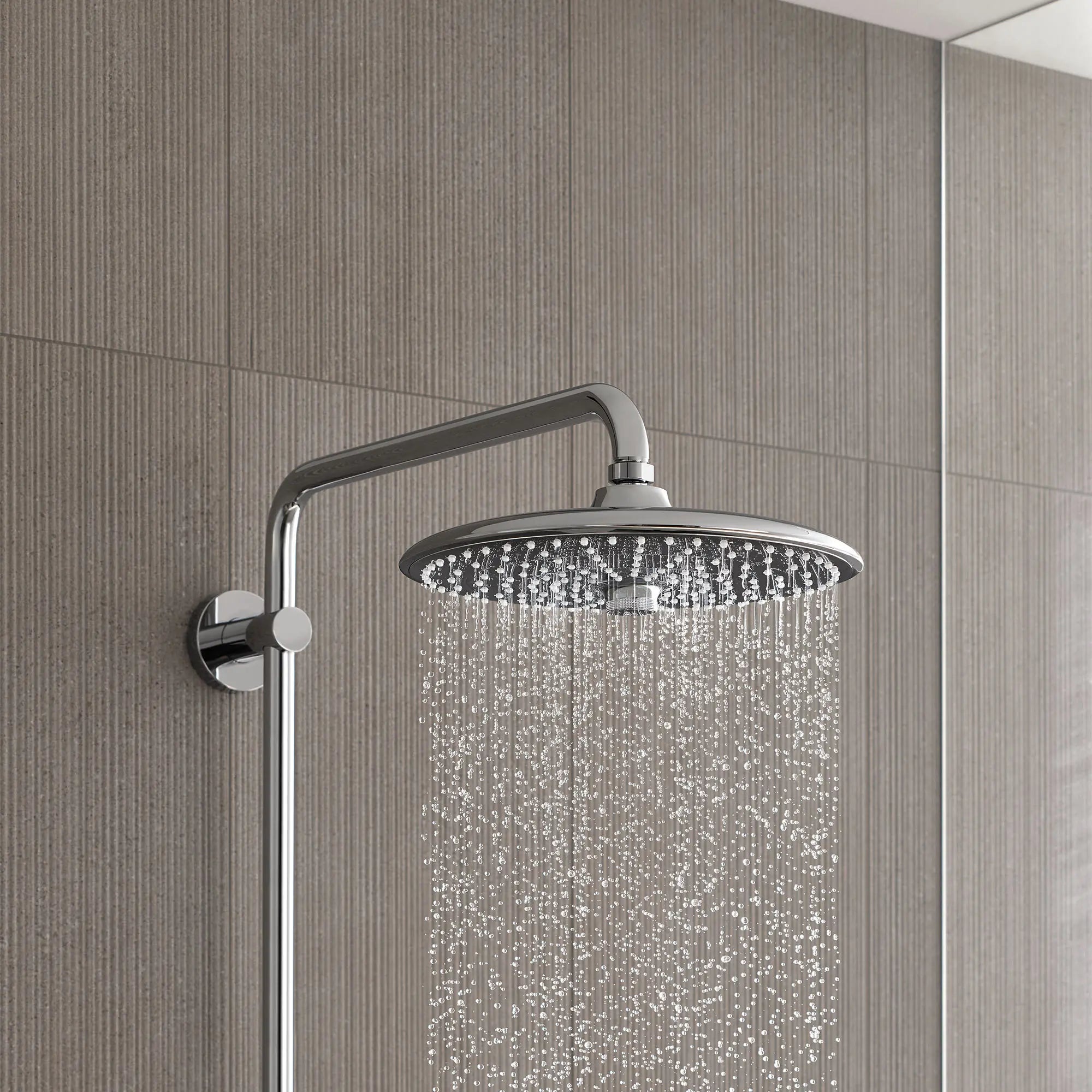 260 CoolTouch Thermostatic Shower System, 1.75 gpm (6.6 L/min) // GROHE STARLIGHT CHROME // 70714_B-26128002_26456000_CDNwebp.webp
