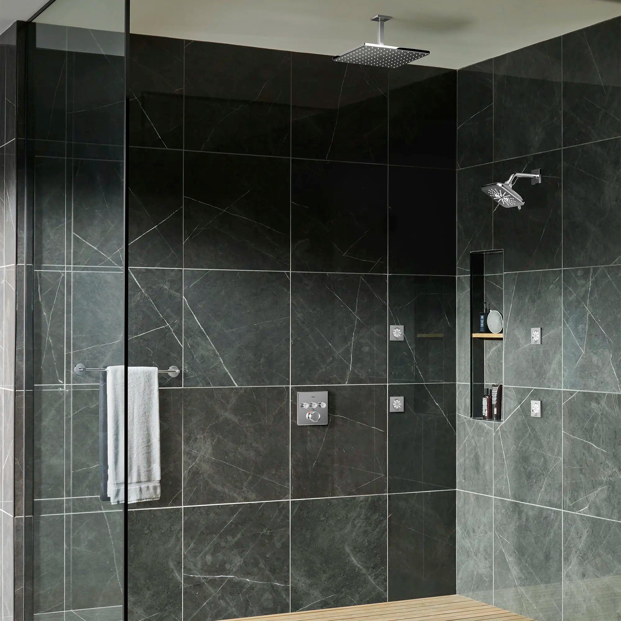 Shower Head, 6-1/2" - 3 Sprays, 1.75 GPM (6.6 L/min) // GROHE STARLIGHT CHROME // 71223_B-27487000_26570000_26797000_26745000_29142000_CDNwebp.webp