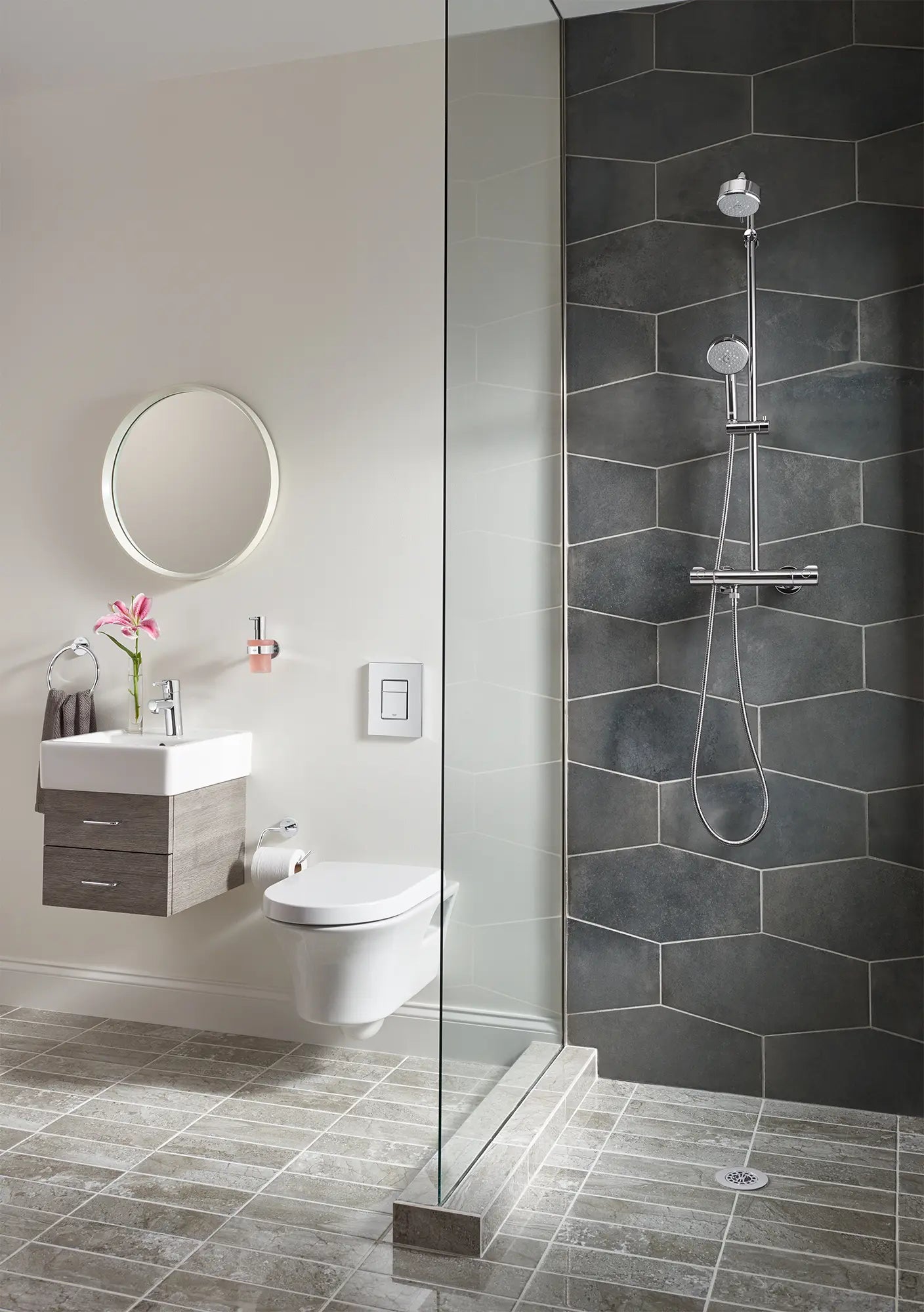 Tempesta 100 Shower Head, 4" - 4 Sprays, 1.75 gpm (6.6 L/min) // GROHE STARLIGHT CHROME // 71232_B-27591001_26043001_27575002_3427100A_1_CDNwebp.webp