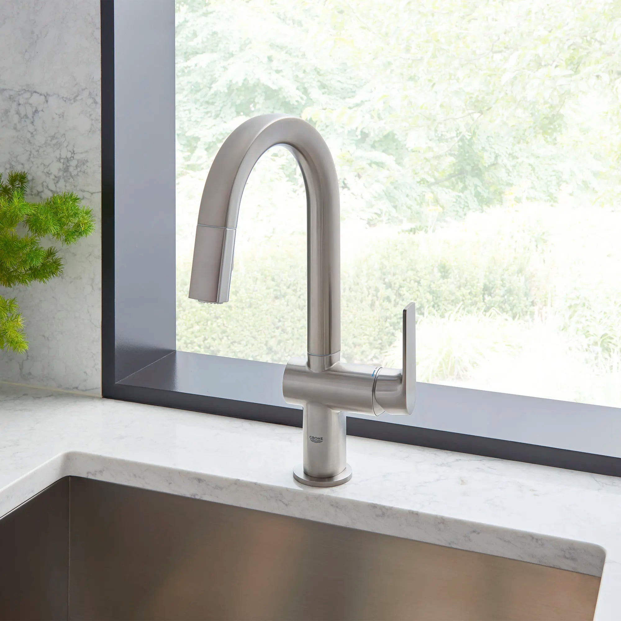 Single-Handle Pull Down Kitchen Faucet Dual Spray 1.75 GPM (6.6 L/min) // SUPERSTEEL INFINITYFINISH // 71796_B-30377DC0_CDNwebp.webp