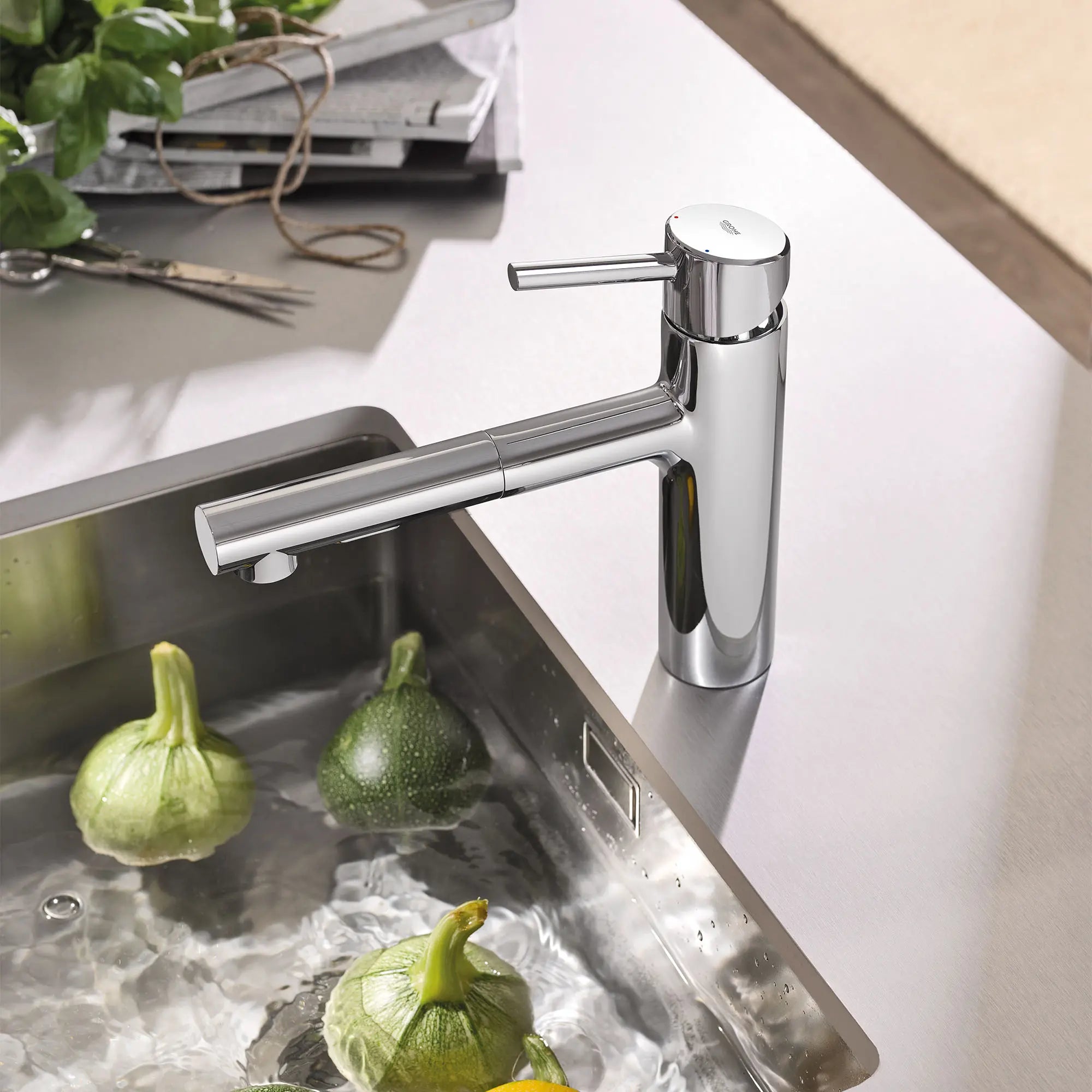 Concetto Single-Handle Pull-Out Kitchen Faucet Dual Spray 1.5 GPM (5.7 L/min) // GROHE STARLIGHT CHROME // 71934_B-31453001_2_CDNwebp.webp