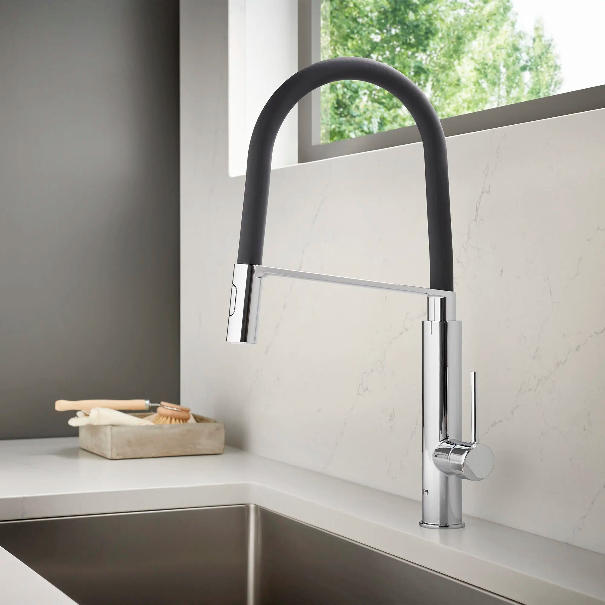 Concetto Single-Handle Semi-Pro Dual Spray Kitchen Faucet 1.75 GPM (6.6 L/min) // GROHE STARLIGHT CHROME // 71973_B-31492000_3_CDNwebp.webp
